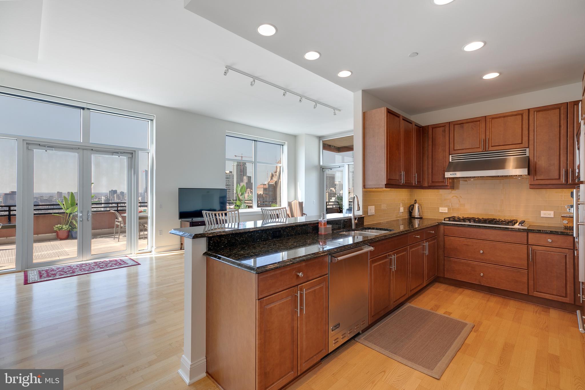 AVENUE OF THE ARTS - Residential