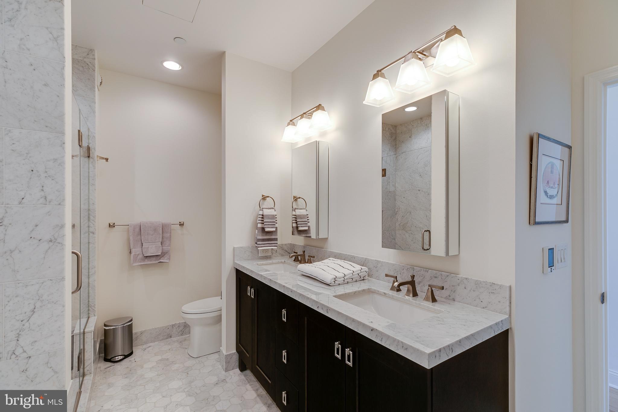 AVENUE OF THE ARTS - Residential