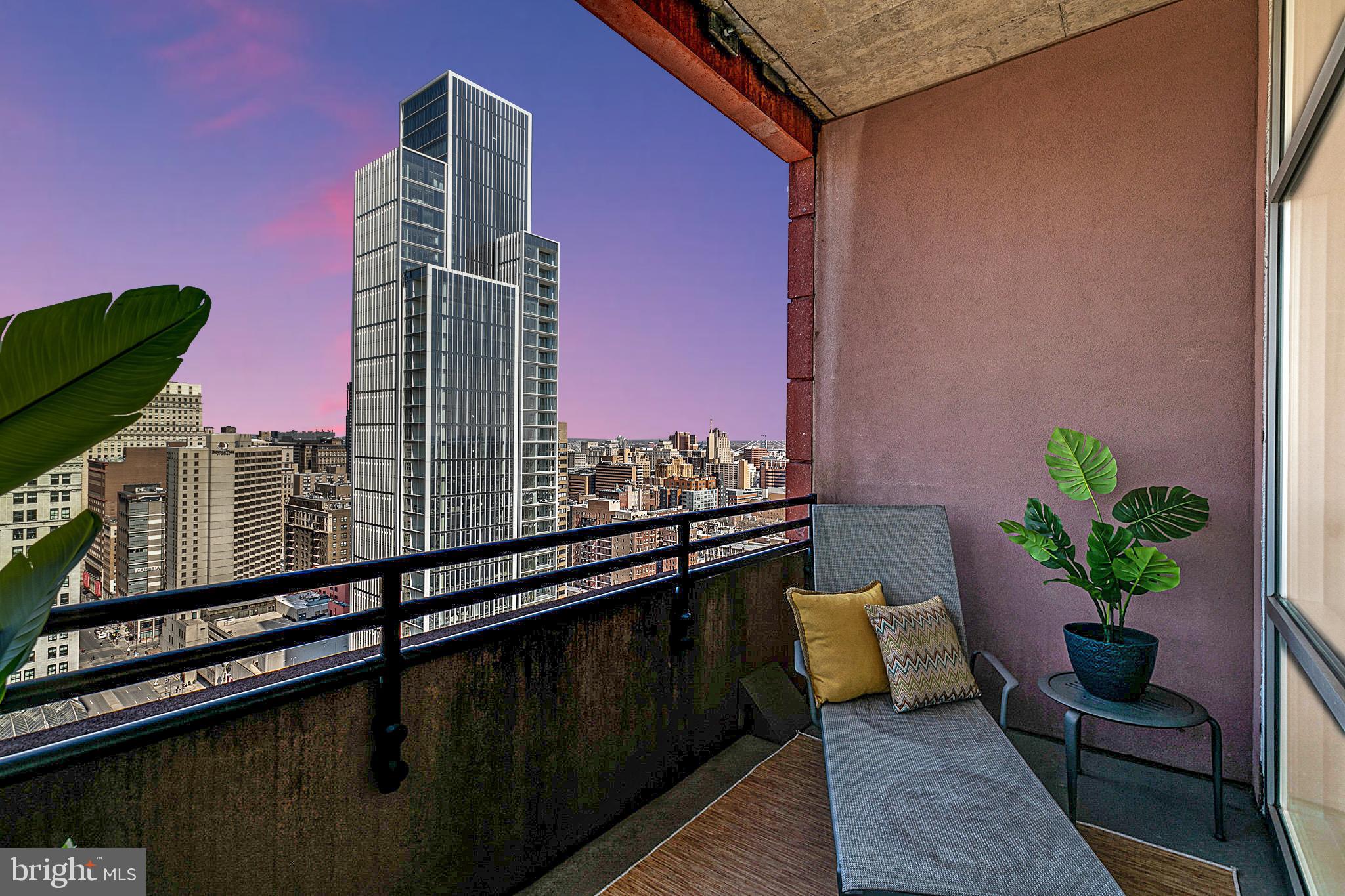 AVENUE OF THE ARTS - Residential