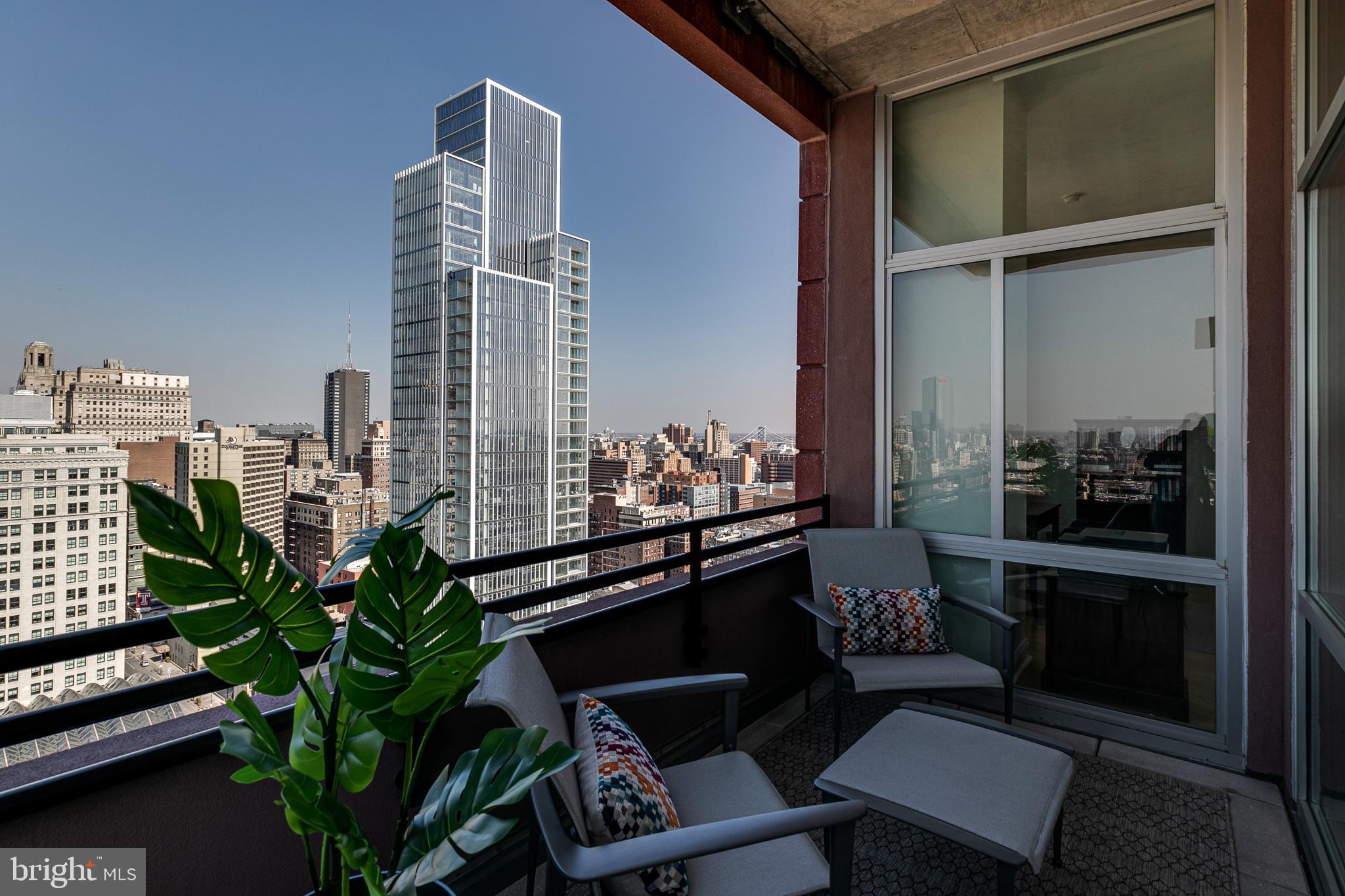 AVENUE OF THE ARTS - Residential