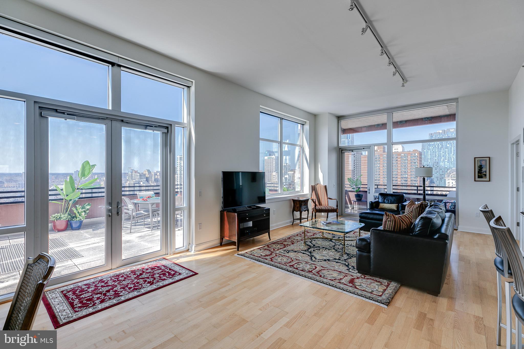 AVENUE OF THE ARTS - Residential