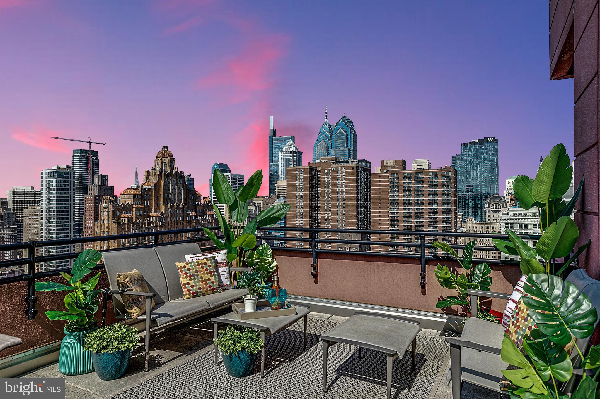 AVENUE OF THE ARTS - Residential