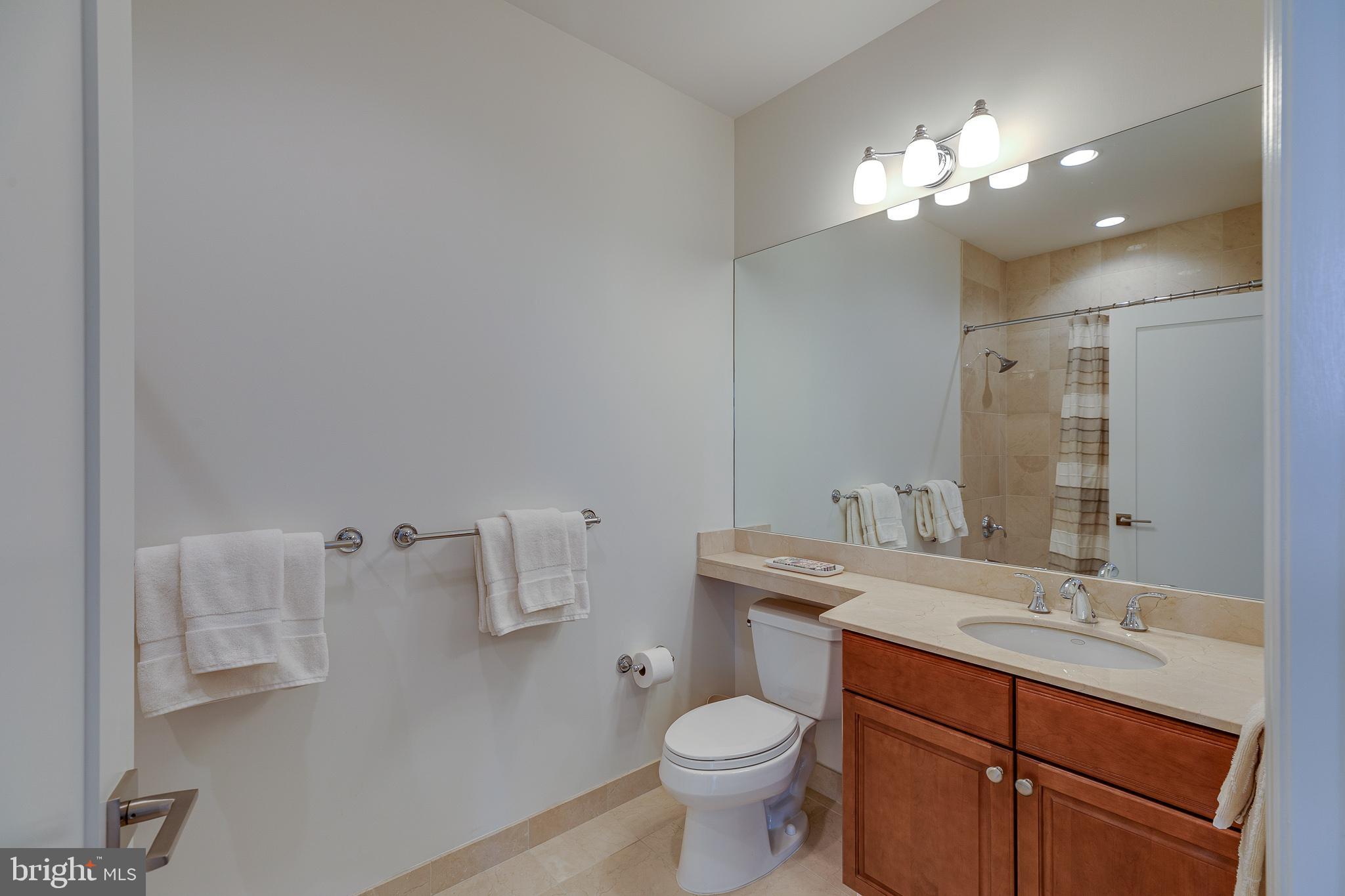 AVENUE OF THE ARTS - Residential