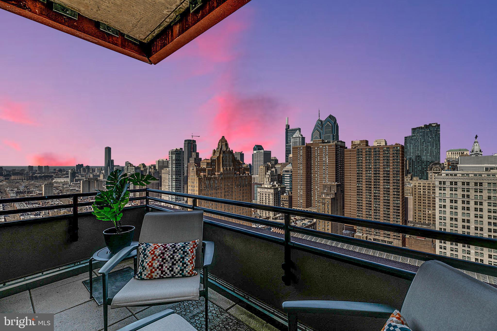 AVENUE OF THE ARTS - Residential