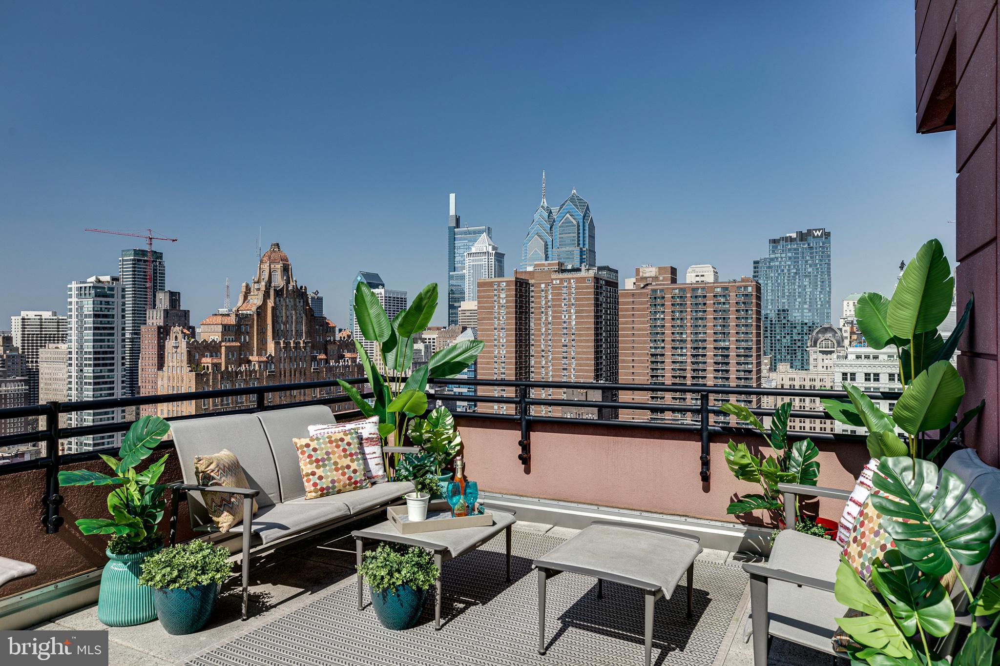 AVENUE OF THE ARTS - Residential