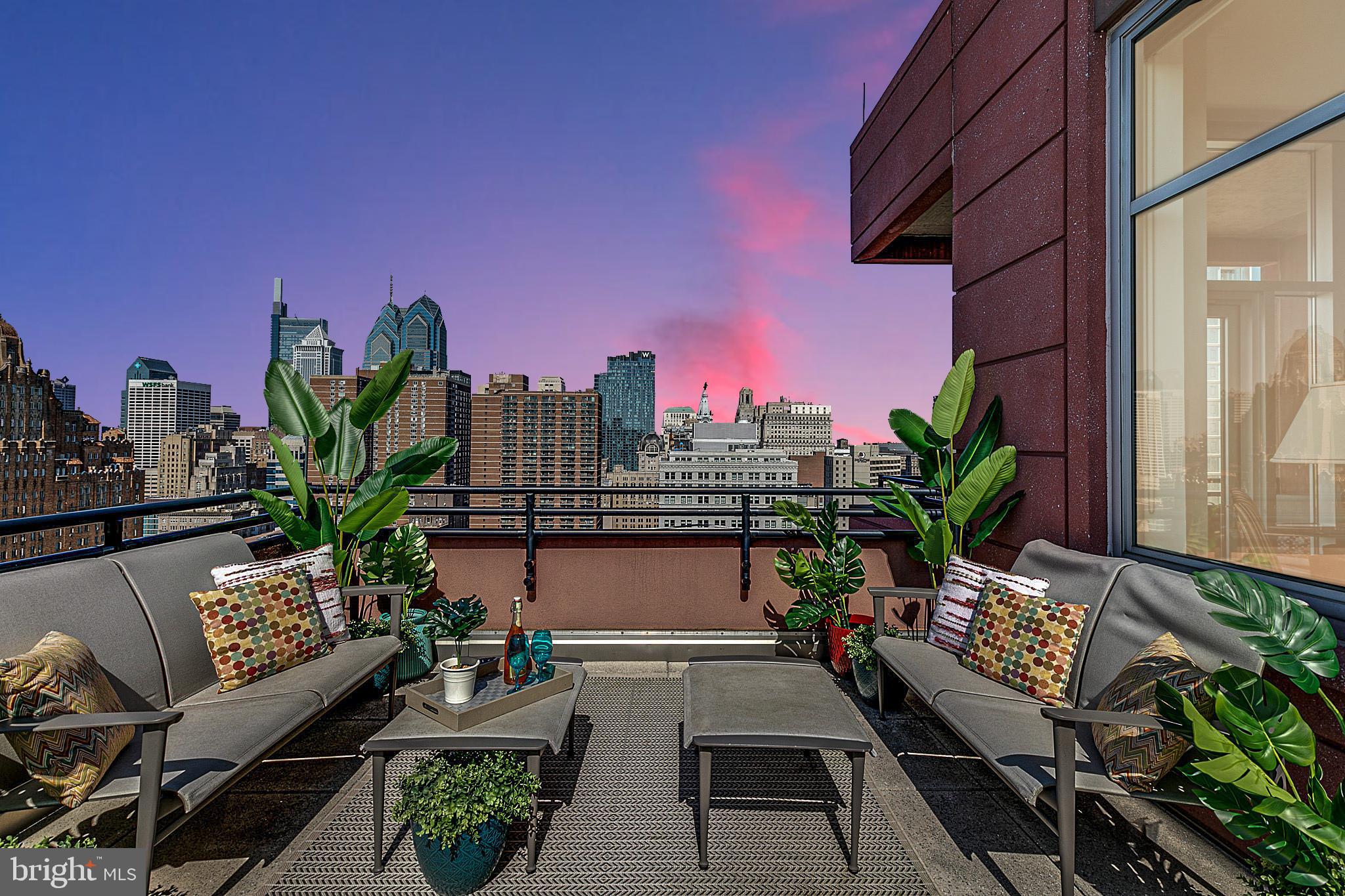 AVENUE OF THE ARTS - Residential