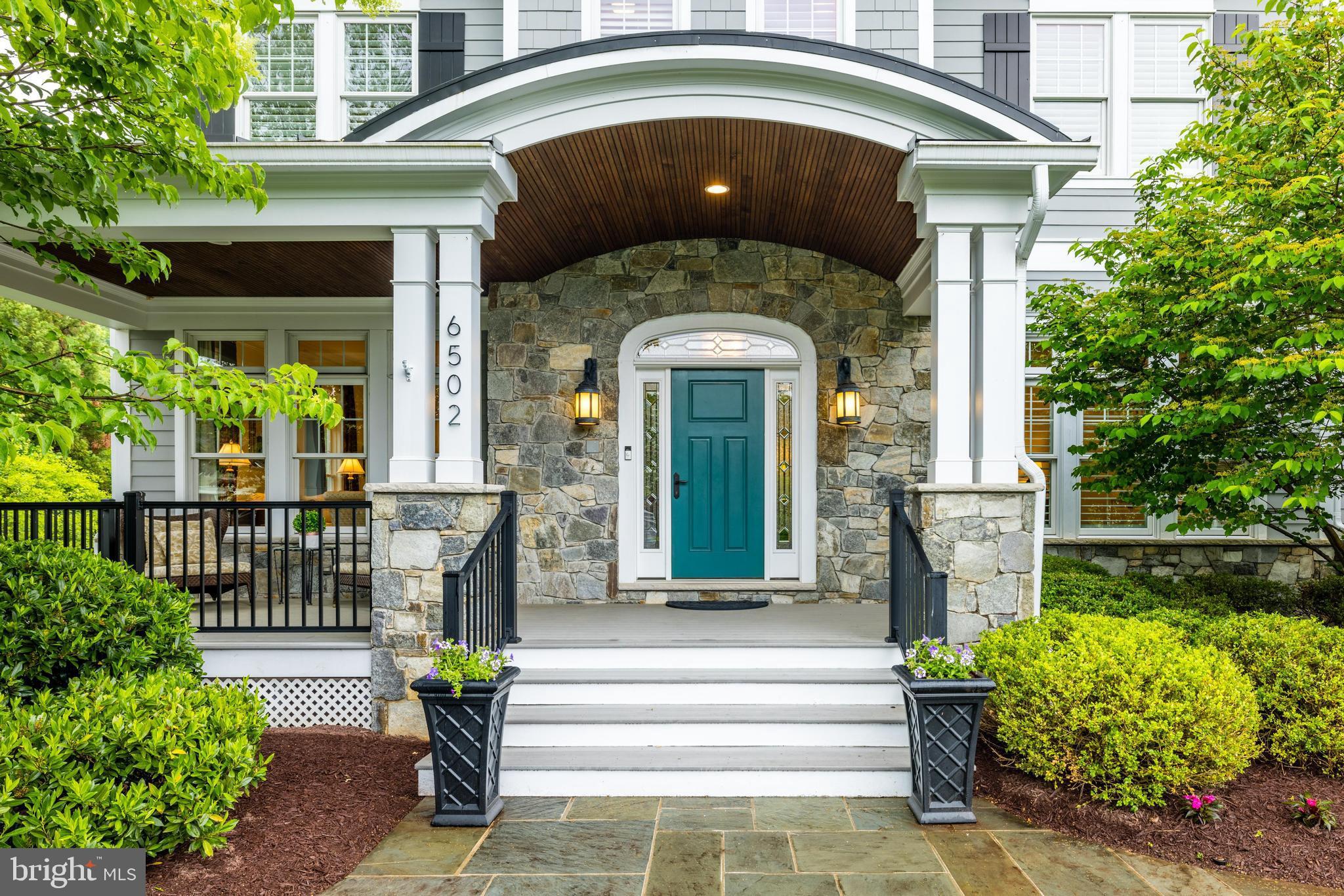 LUXMANOR - Residential