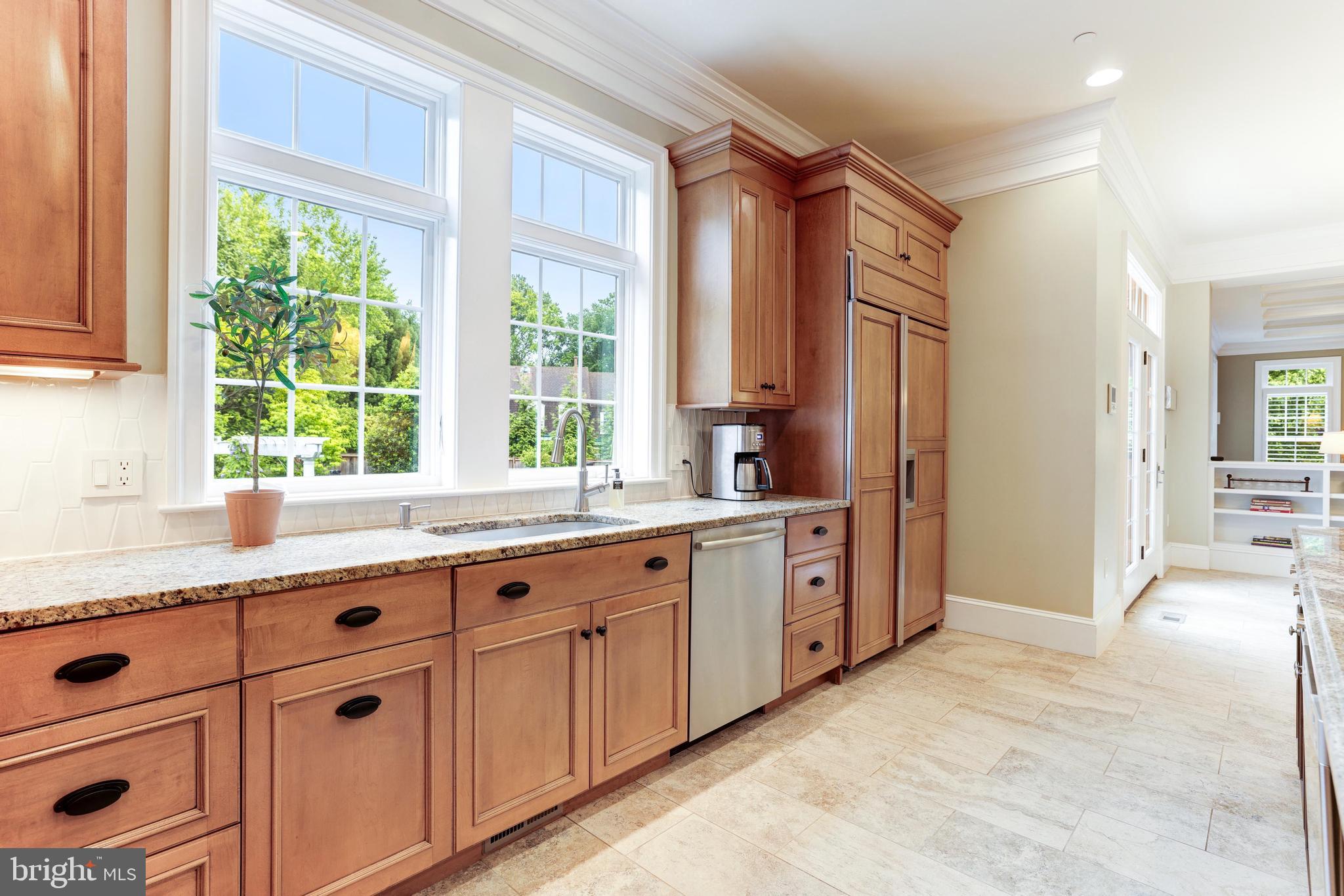 LUXMANOR - Residential