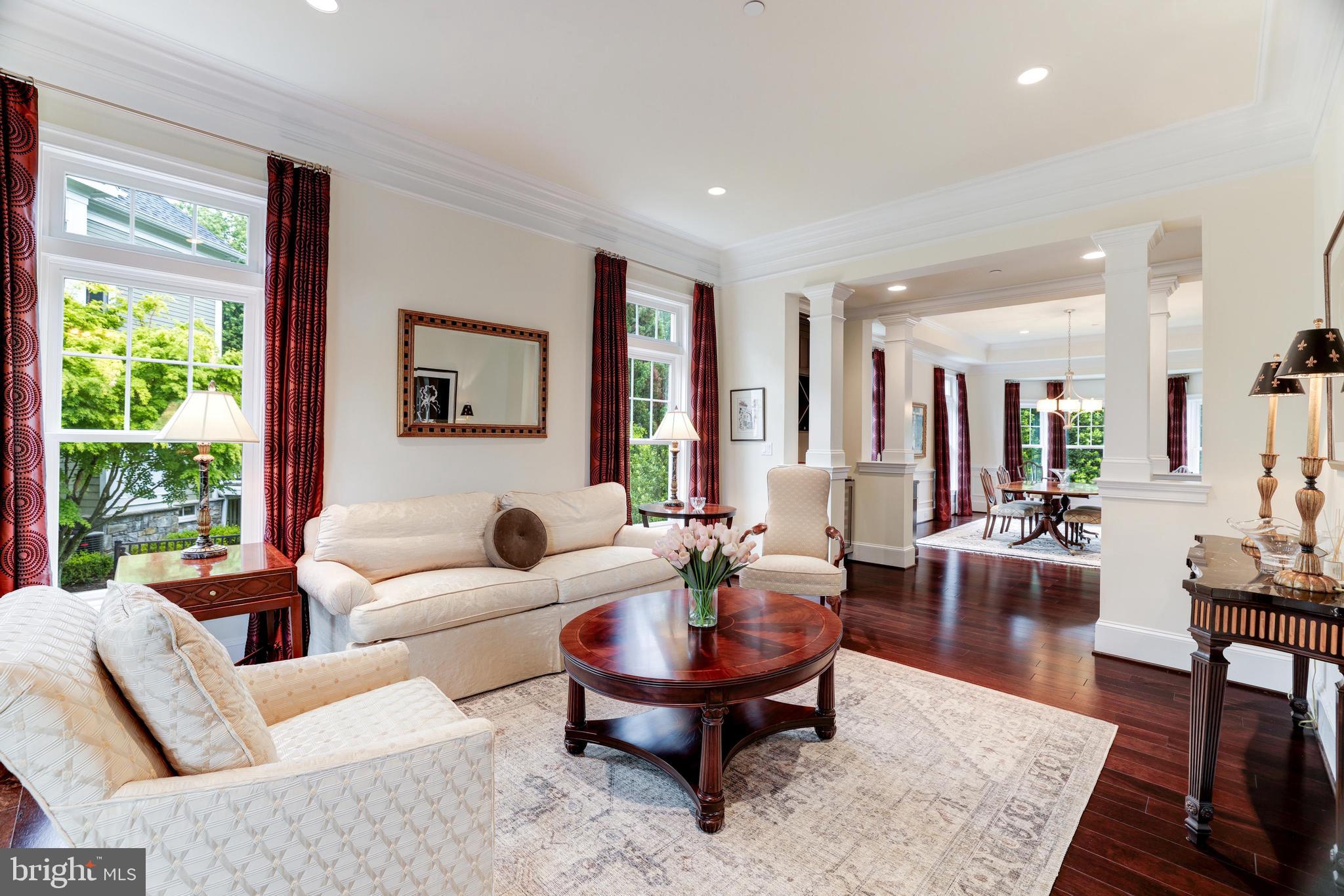 LUXMANOR - Residential