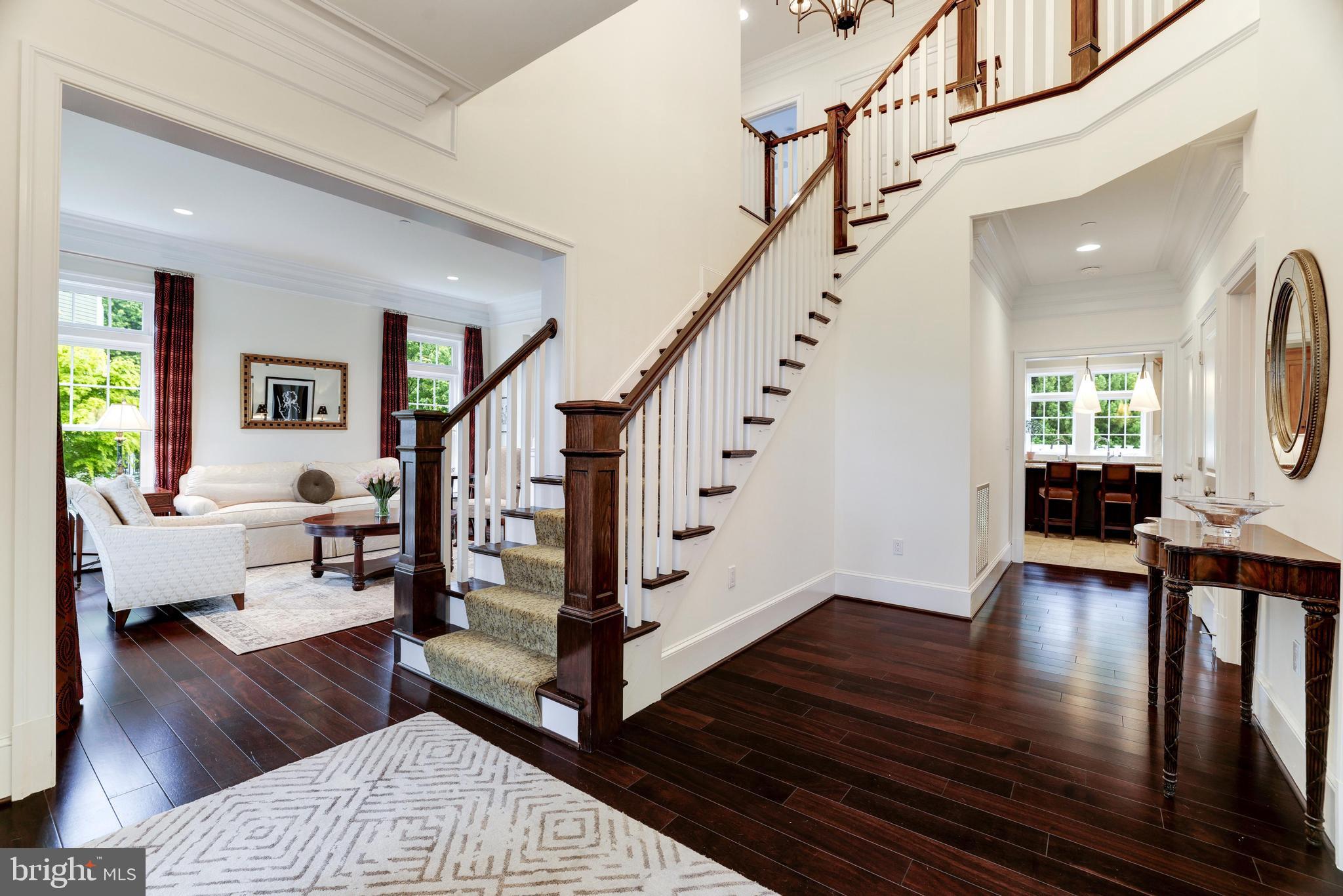 LUXMANOR - Residential