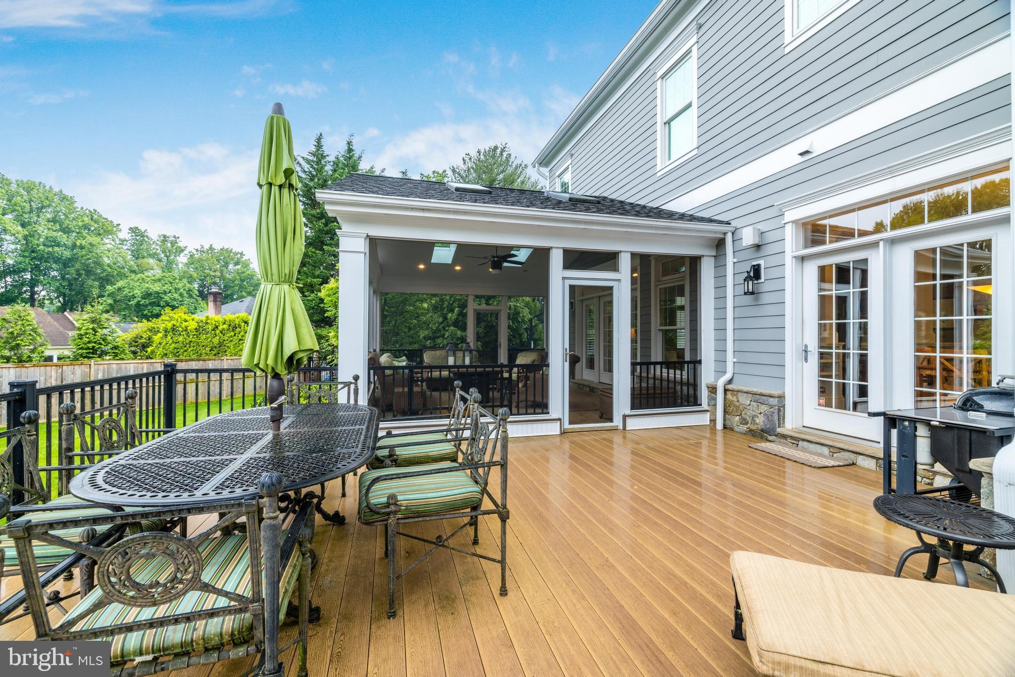 LUXMANOR - Residential