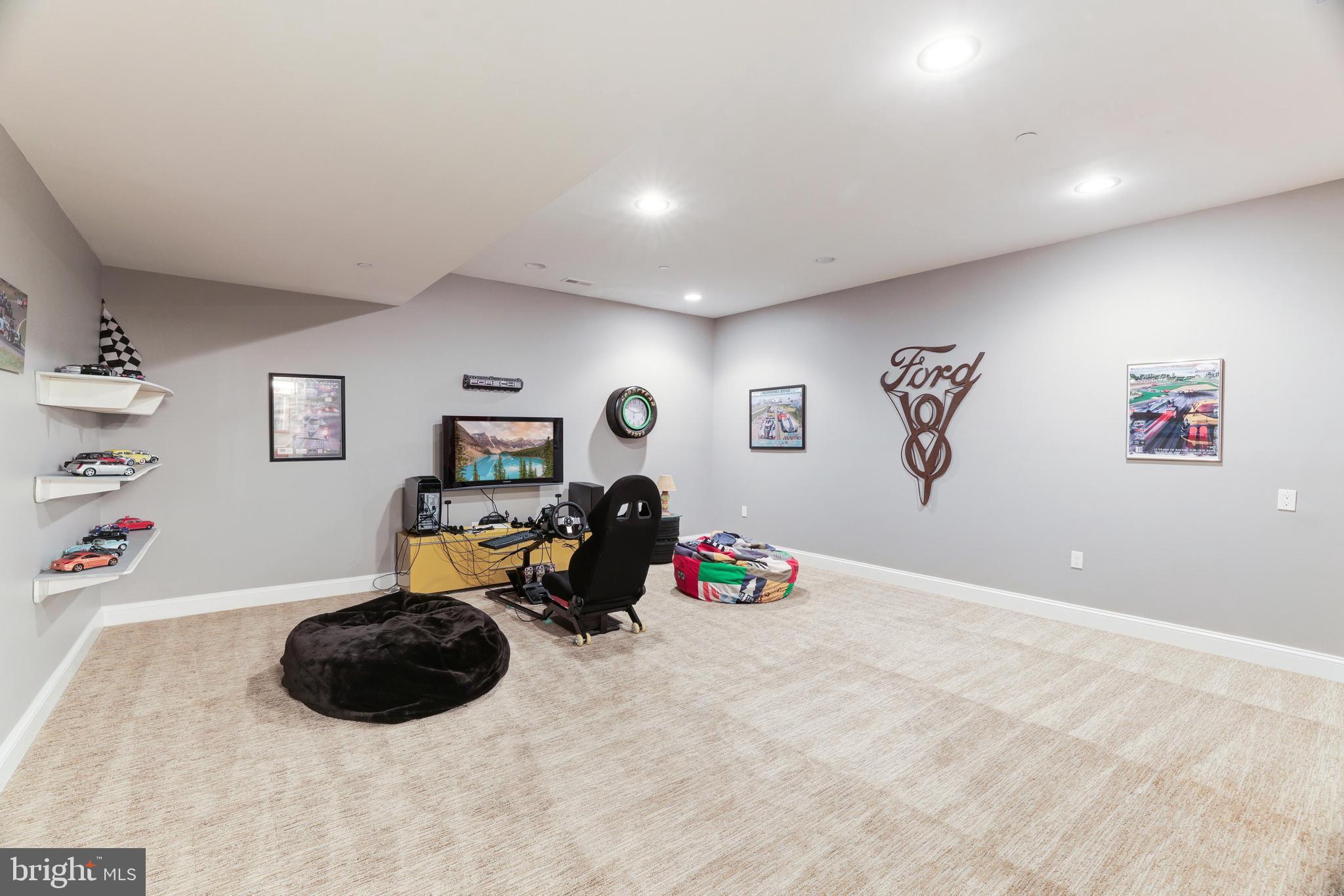 LUXMANOR - Residential