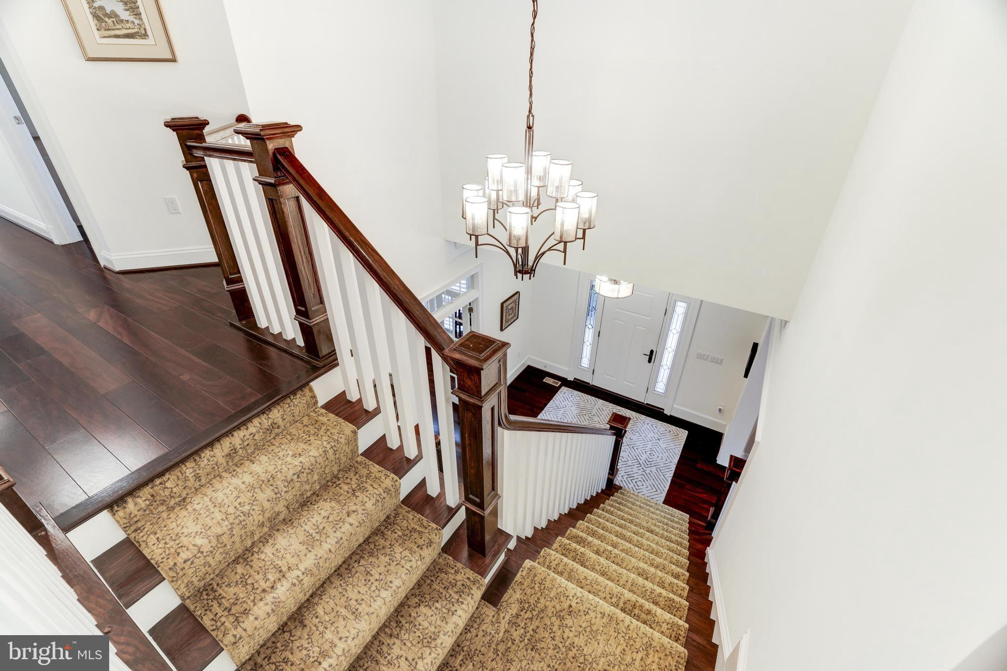 LUXMANOR - Residential