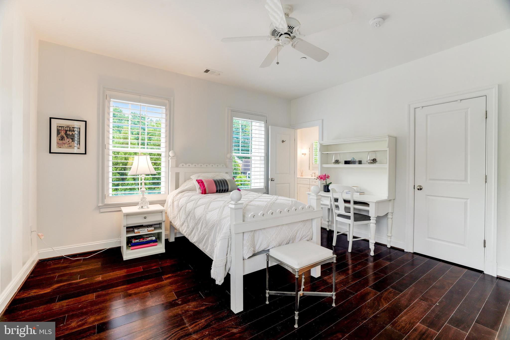 LUXMANOR - Residential