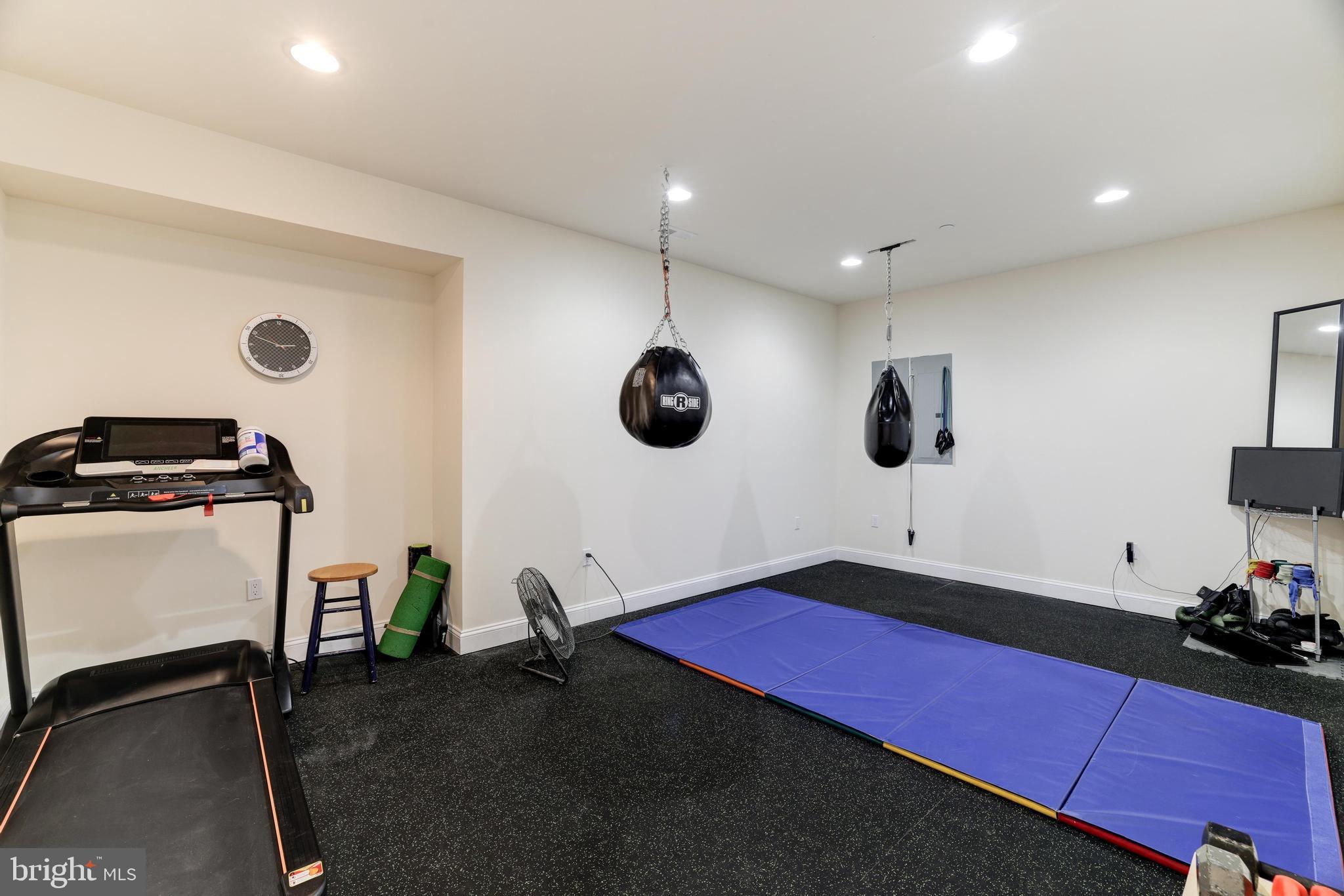 LUXMANOR - Residential