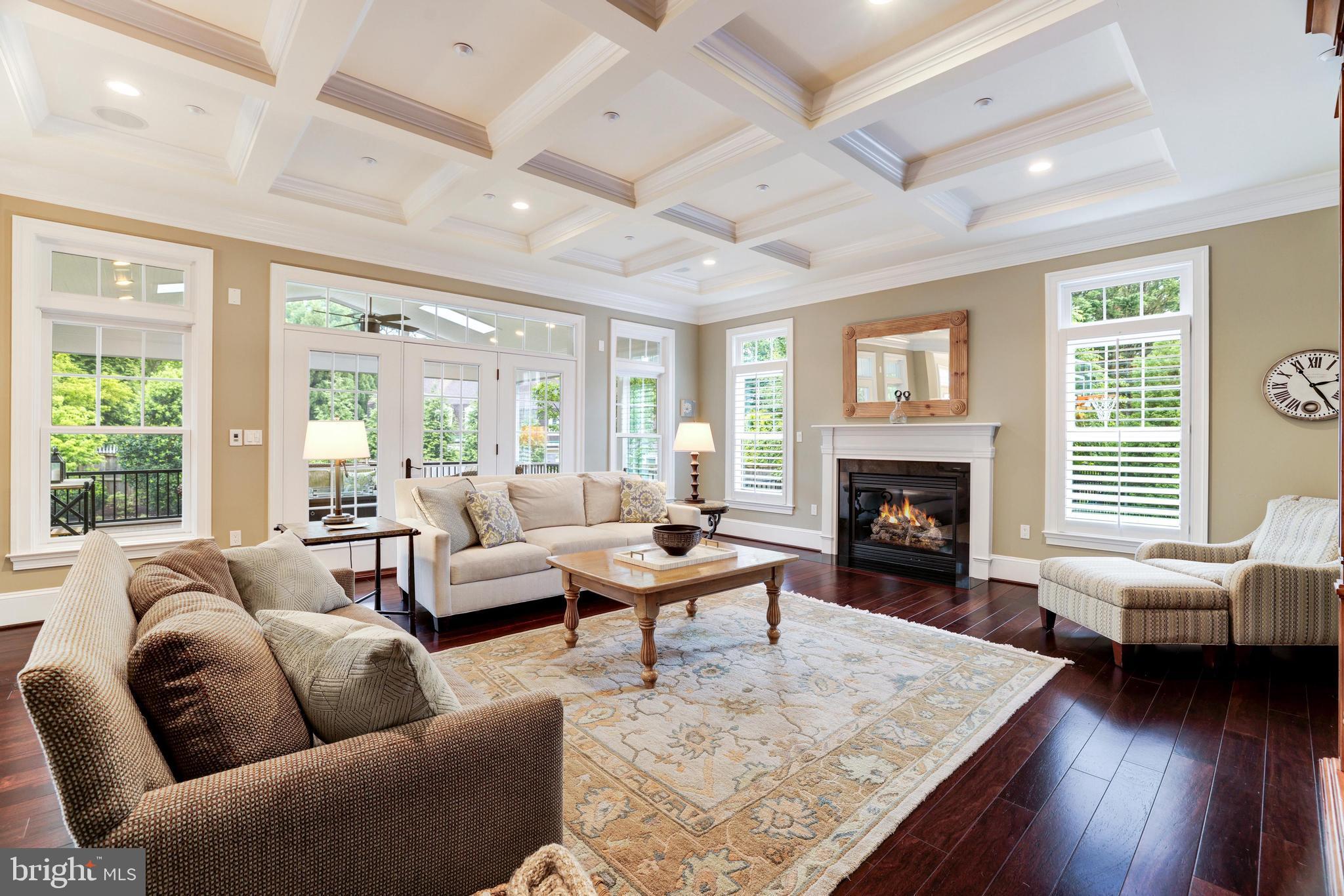 LUXMANOR - Residential