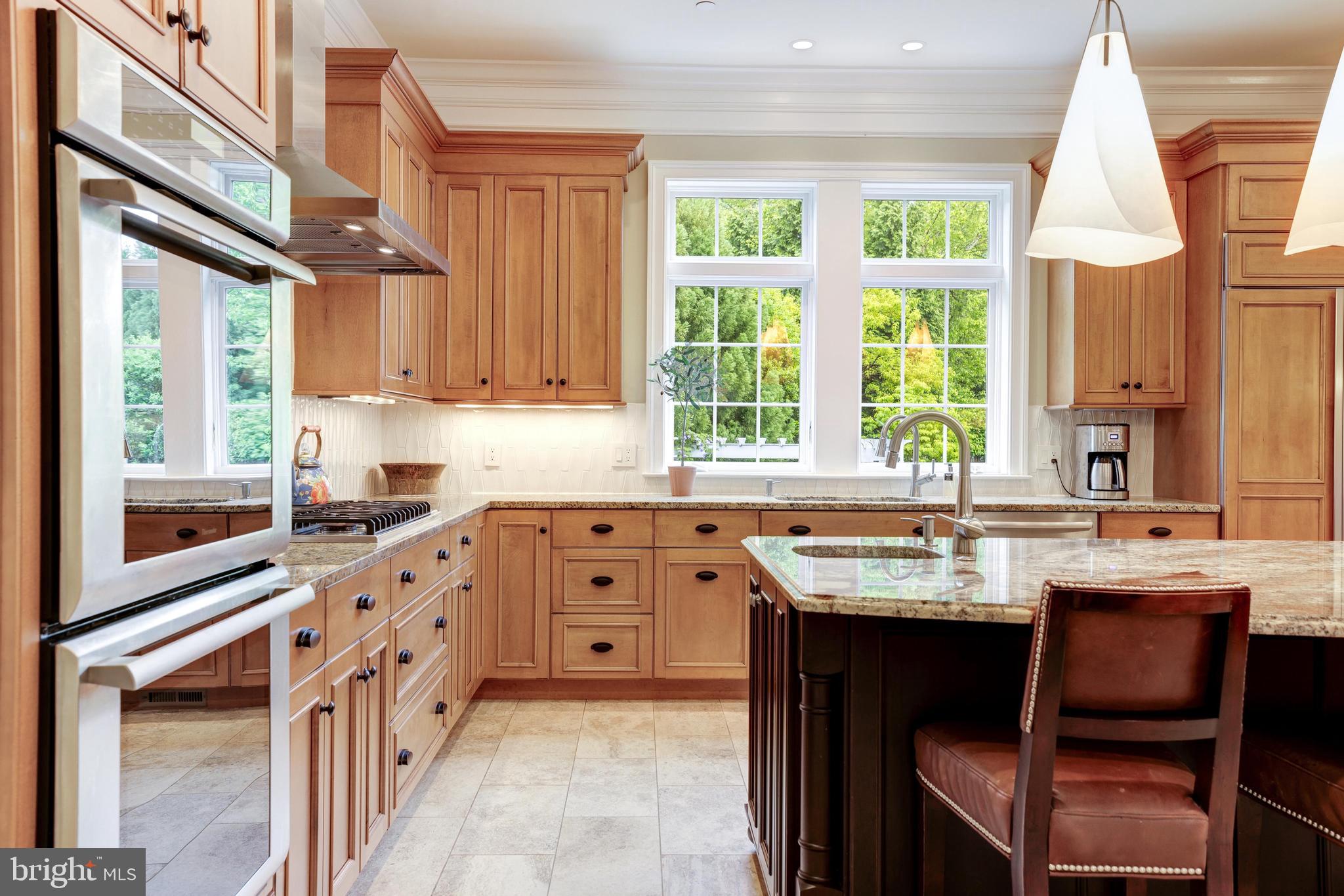 LUXMANOR - Residential