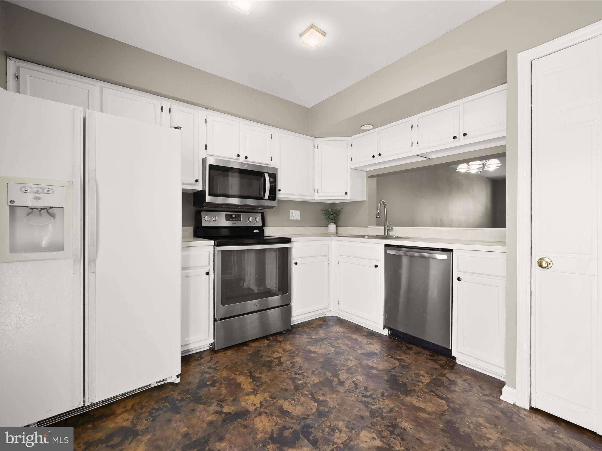 GLENSHIRE TOWNE - Residential