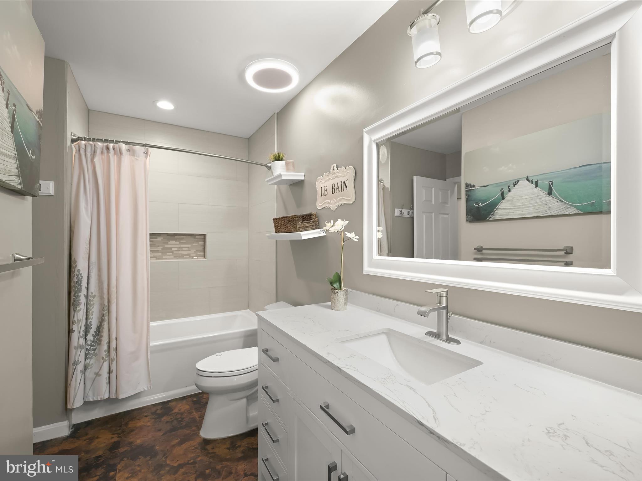 GLENSHIRE TOWNE - Residential