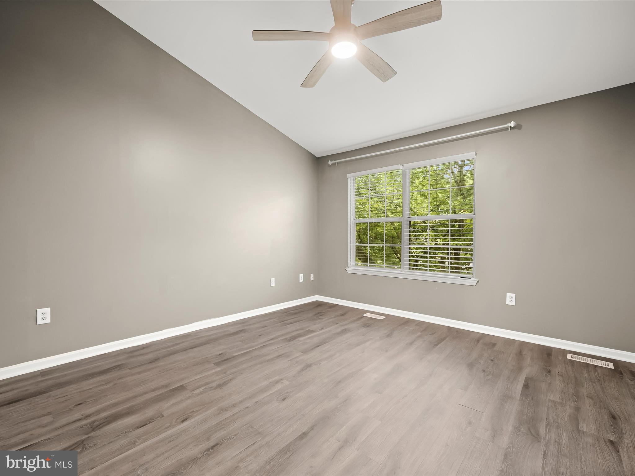 GLENSHIRE TOWNE - Residential