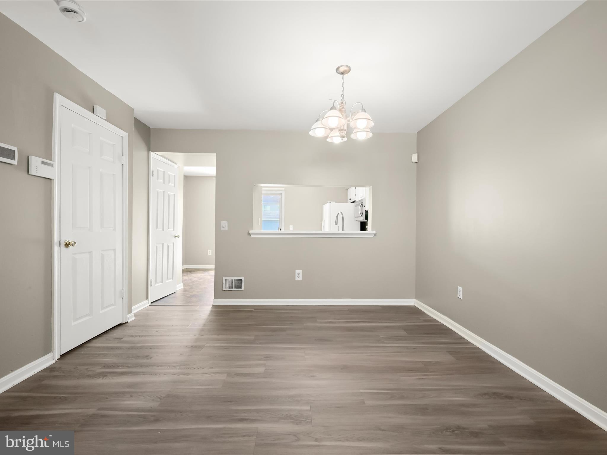 GLENSHIRE TOWNE - Residential