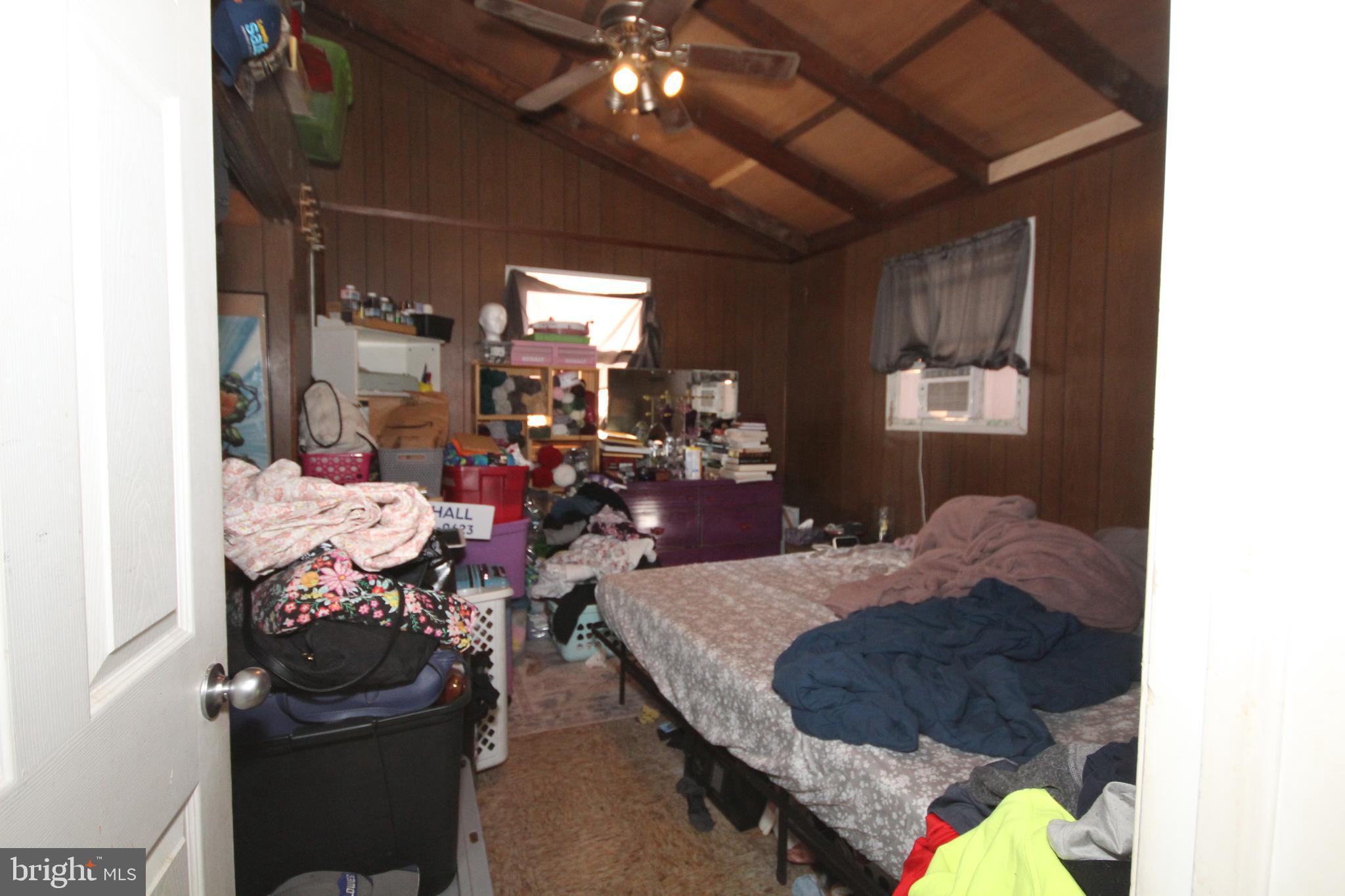 LAUREL LAKES - Residential