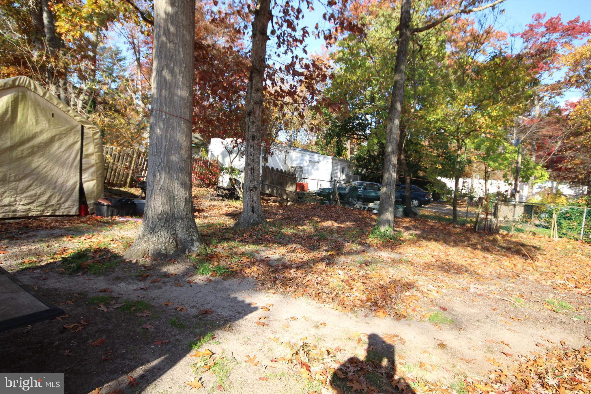 LAUREL LAKES - Residential