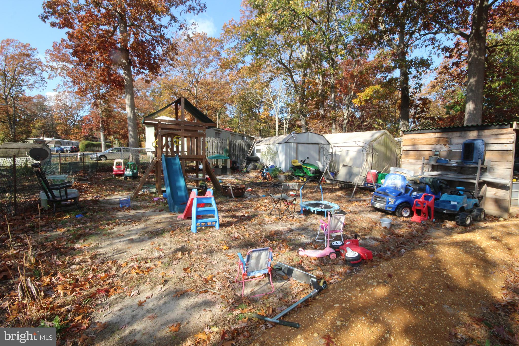 LAUREL LAKES - Residential