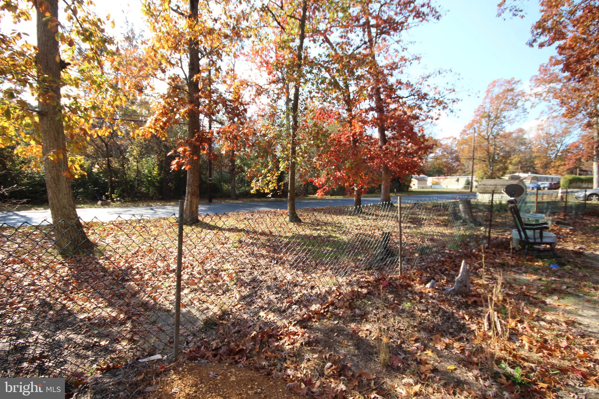 LAUREL LAKES - Residential