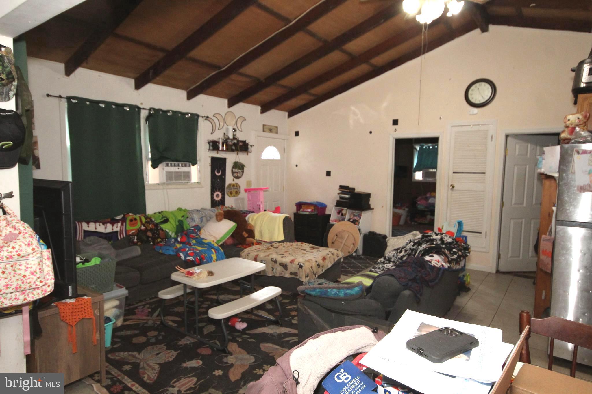 LAUREL LAKES - Residential