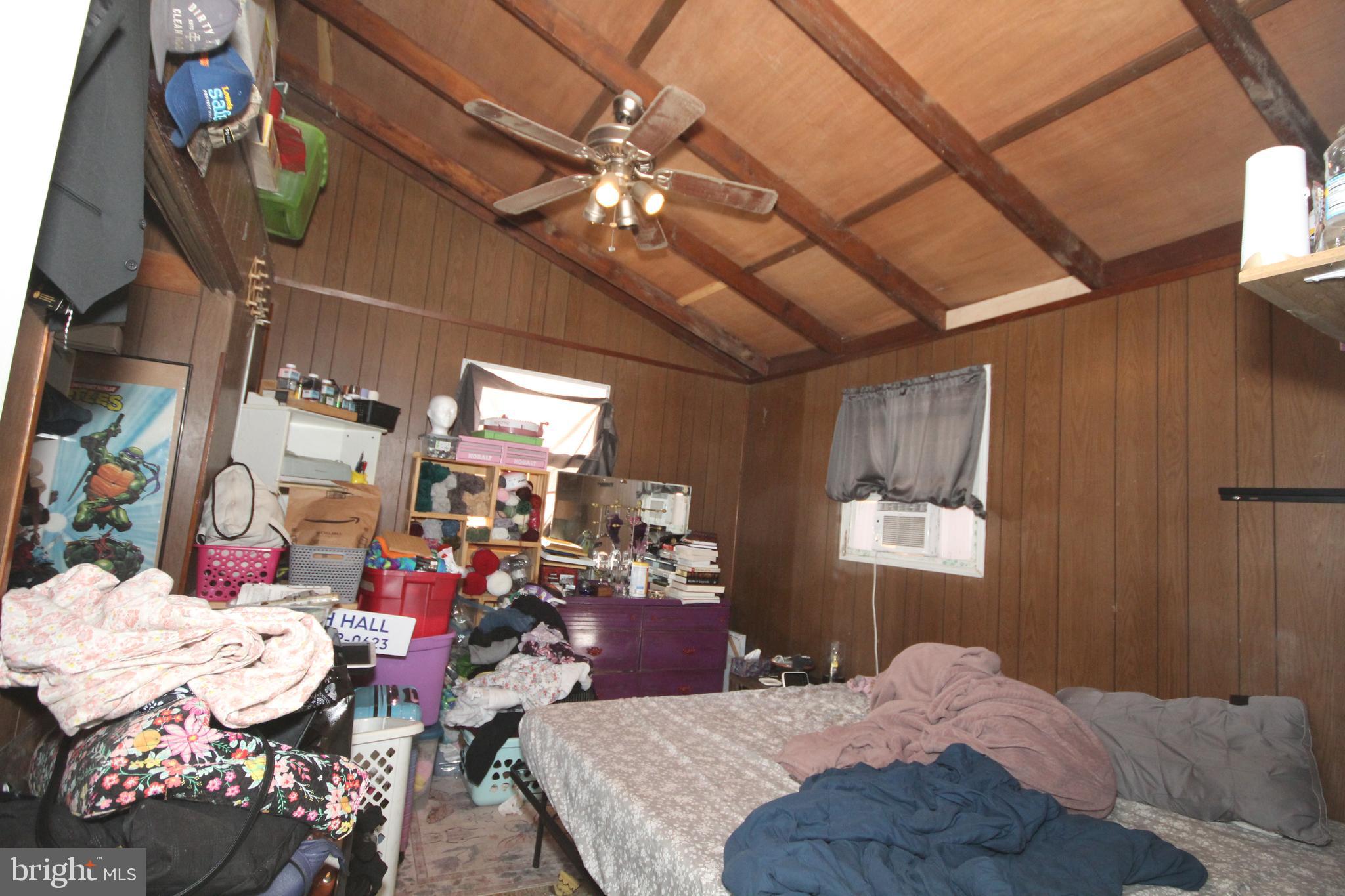 LAUREL LAKES - Residential