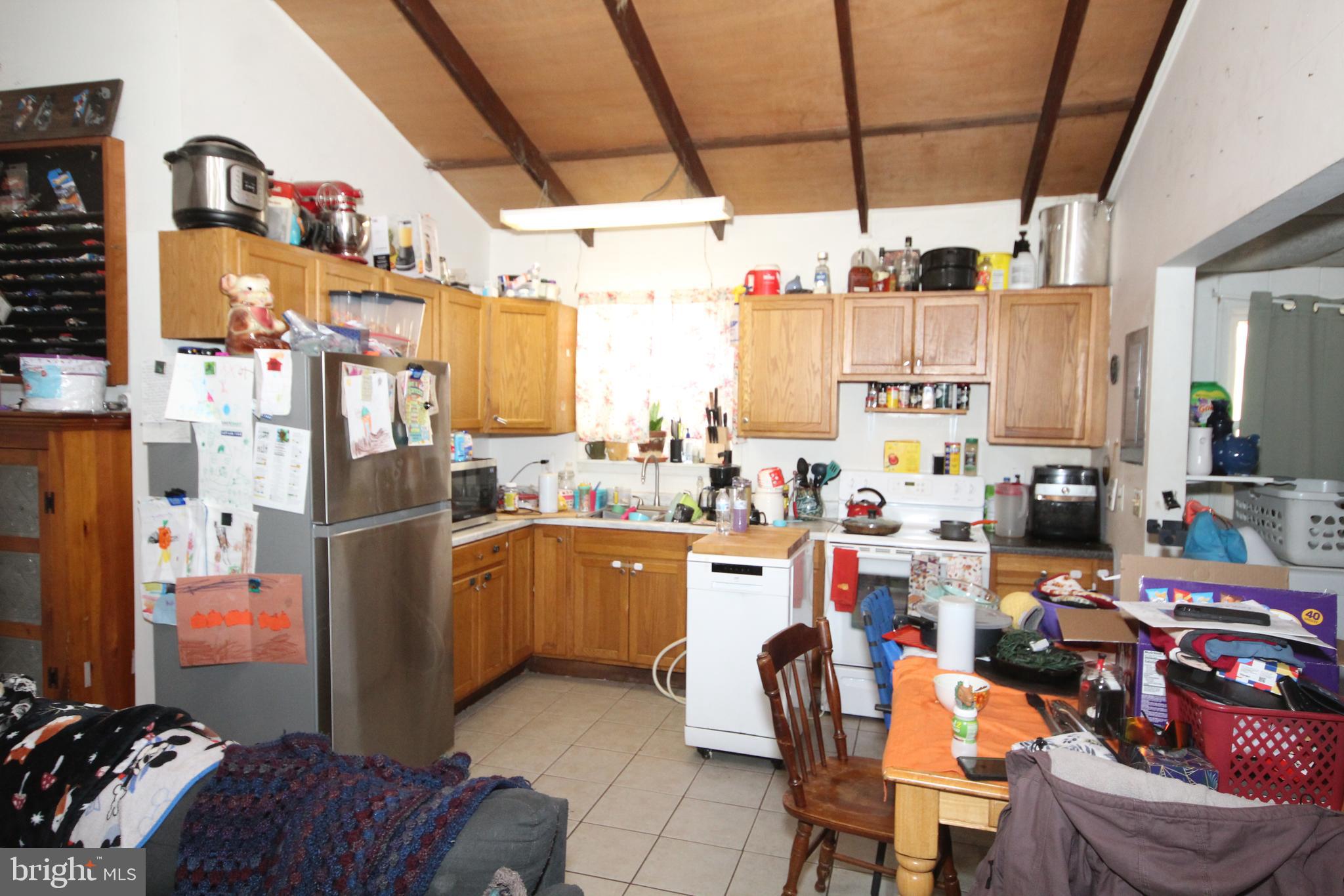 LAUREL LAKES - Residential