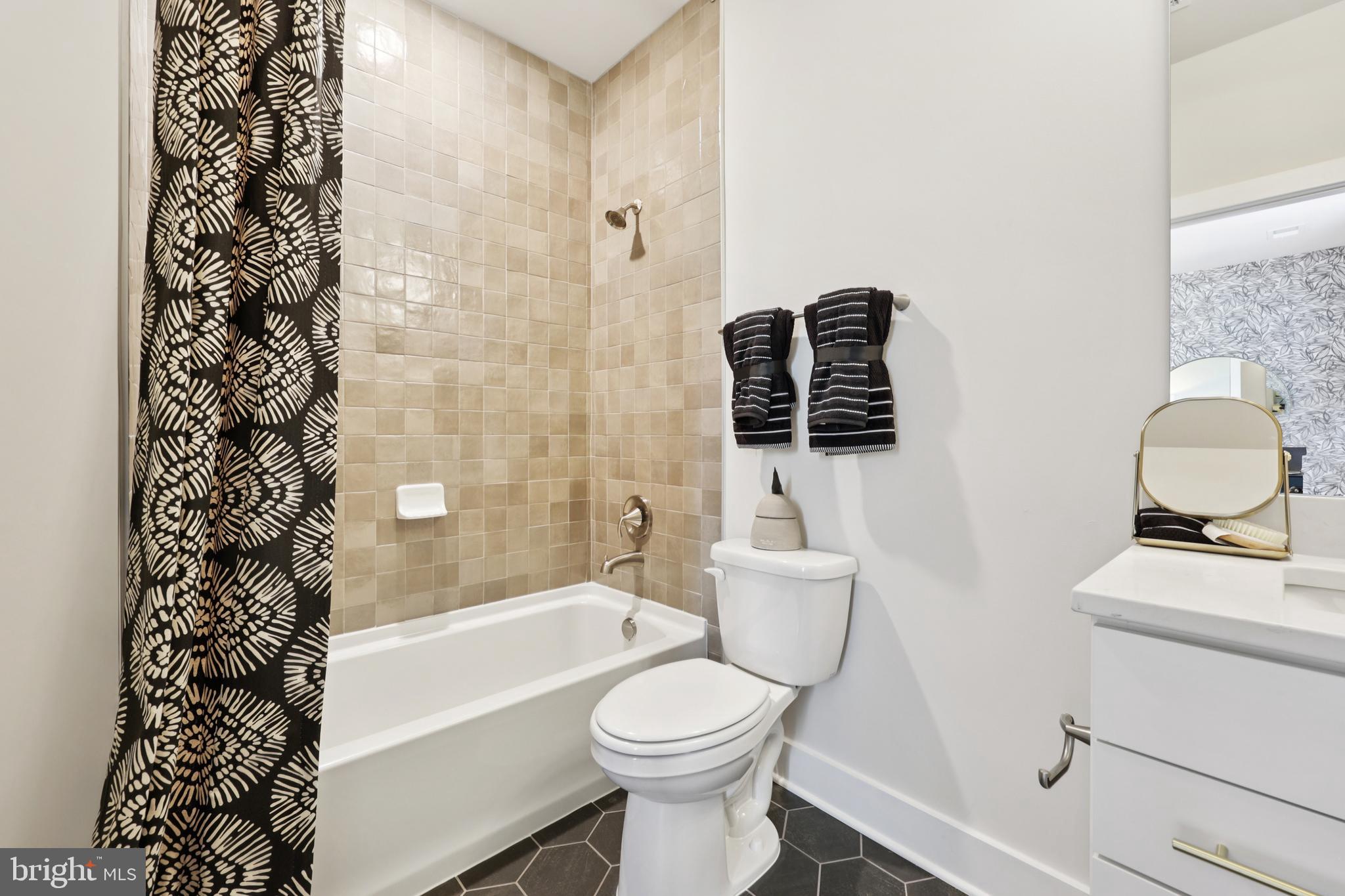 COLLINGWOOD CHASE - Residential