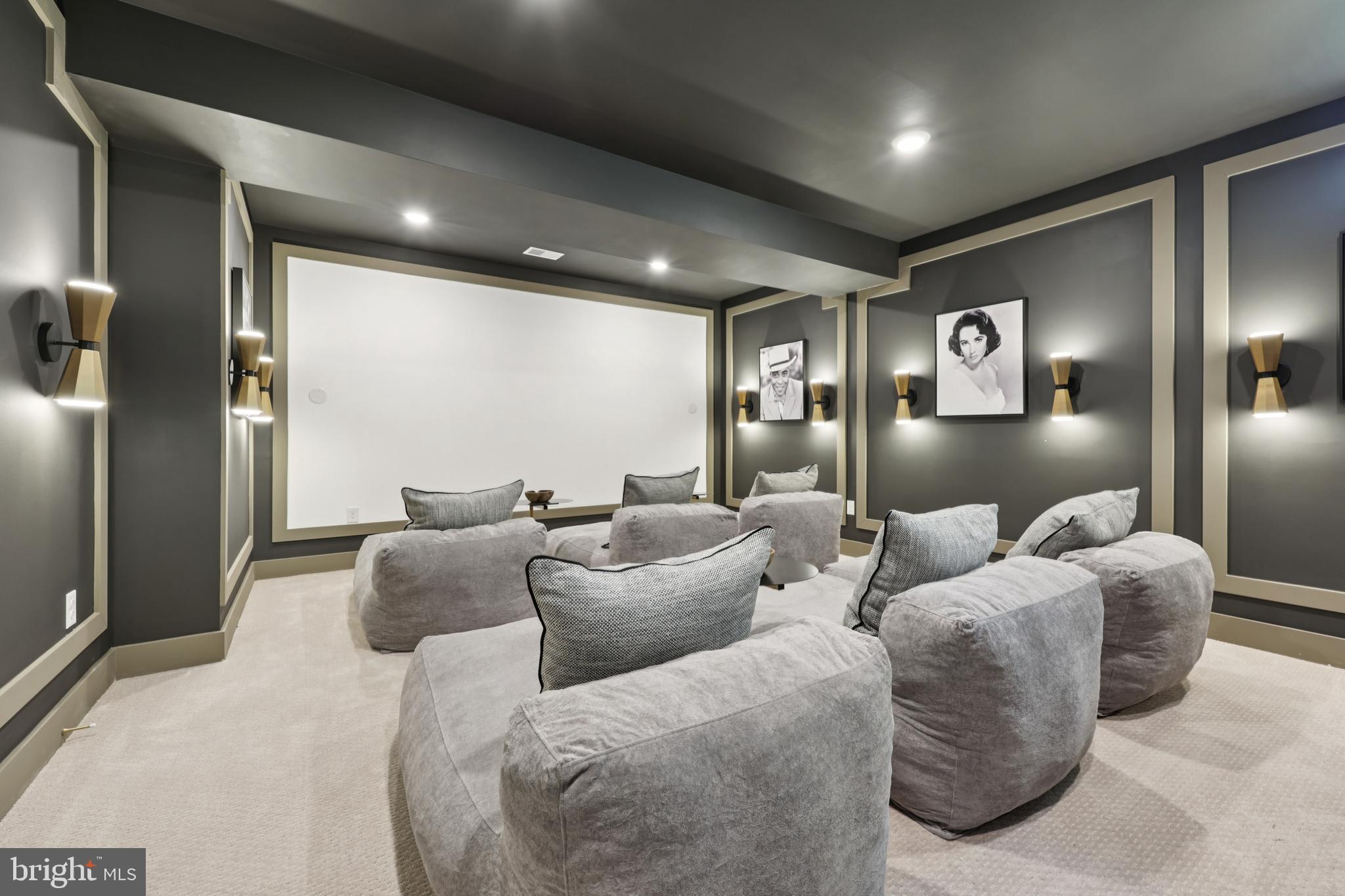 COLLINGWOOD CHASE - Residential