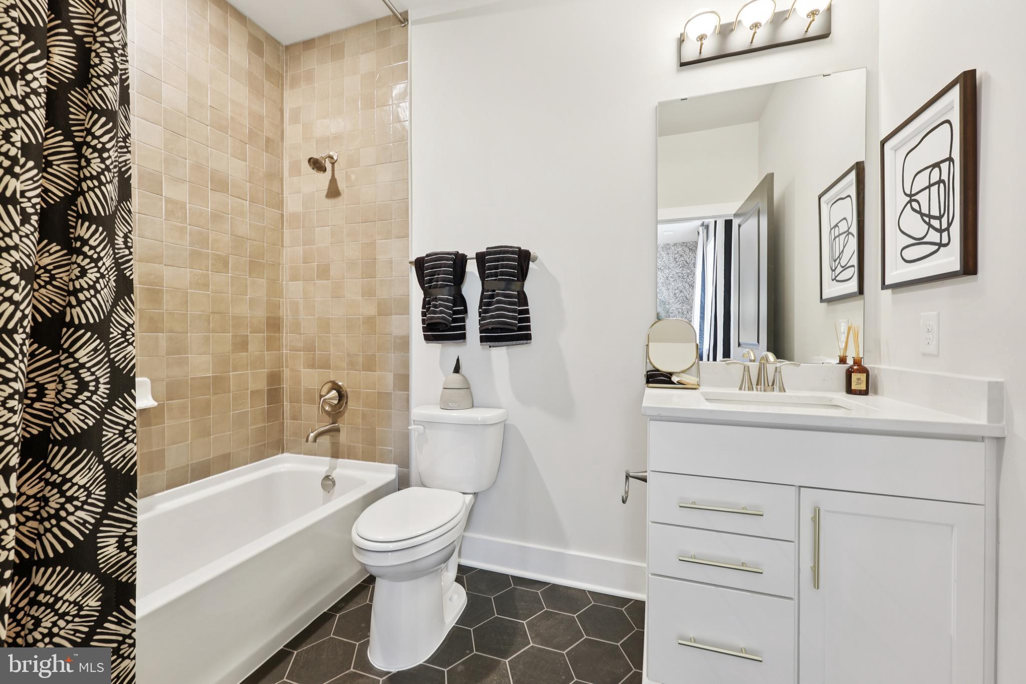 COLLINGWOOD CHASE - Residential