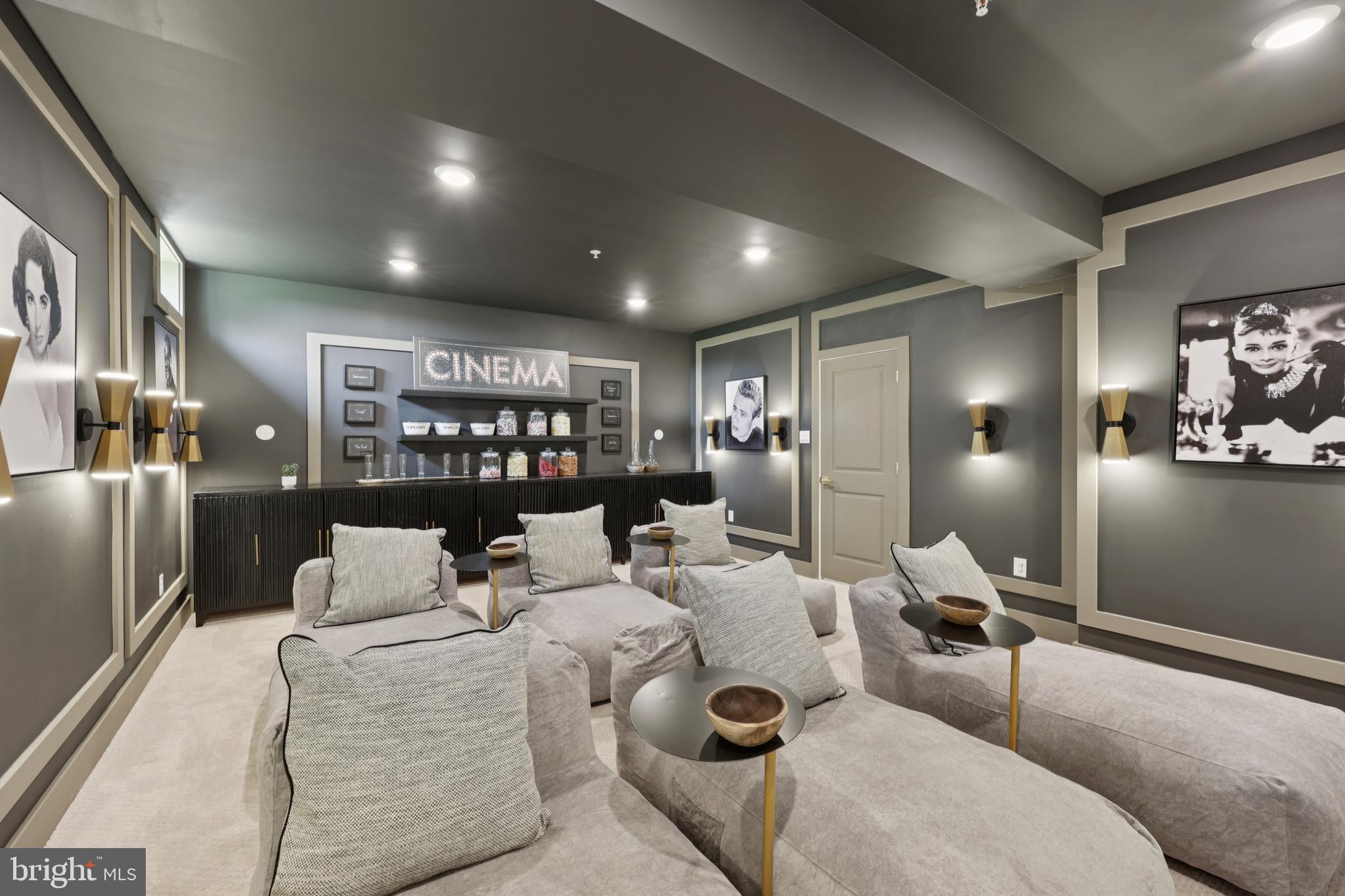 COLLINGWOOD CHASE - Residential