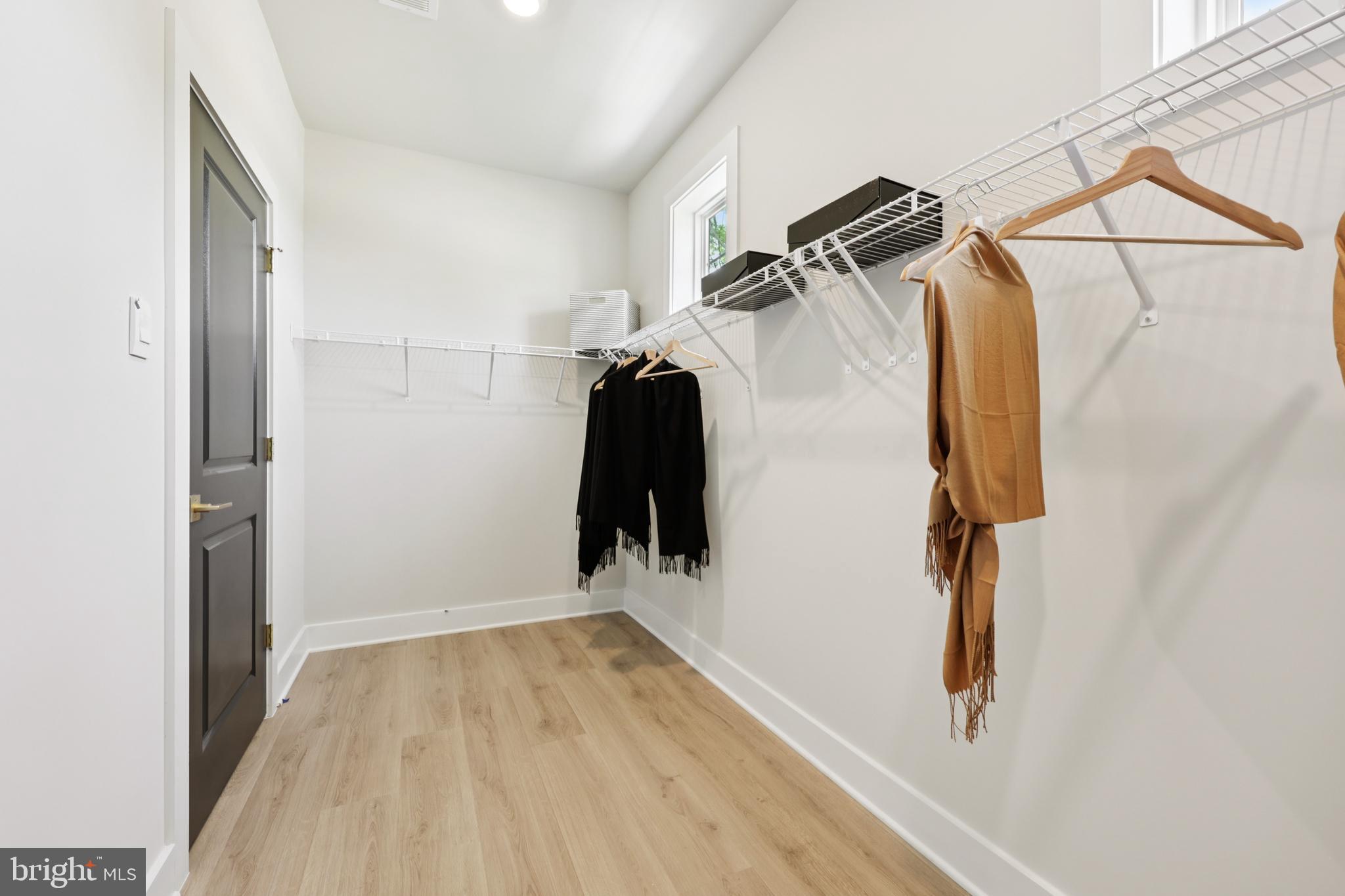 COLLINGWOOD CHASE - Residential