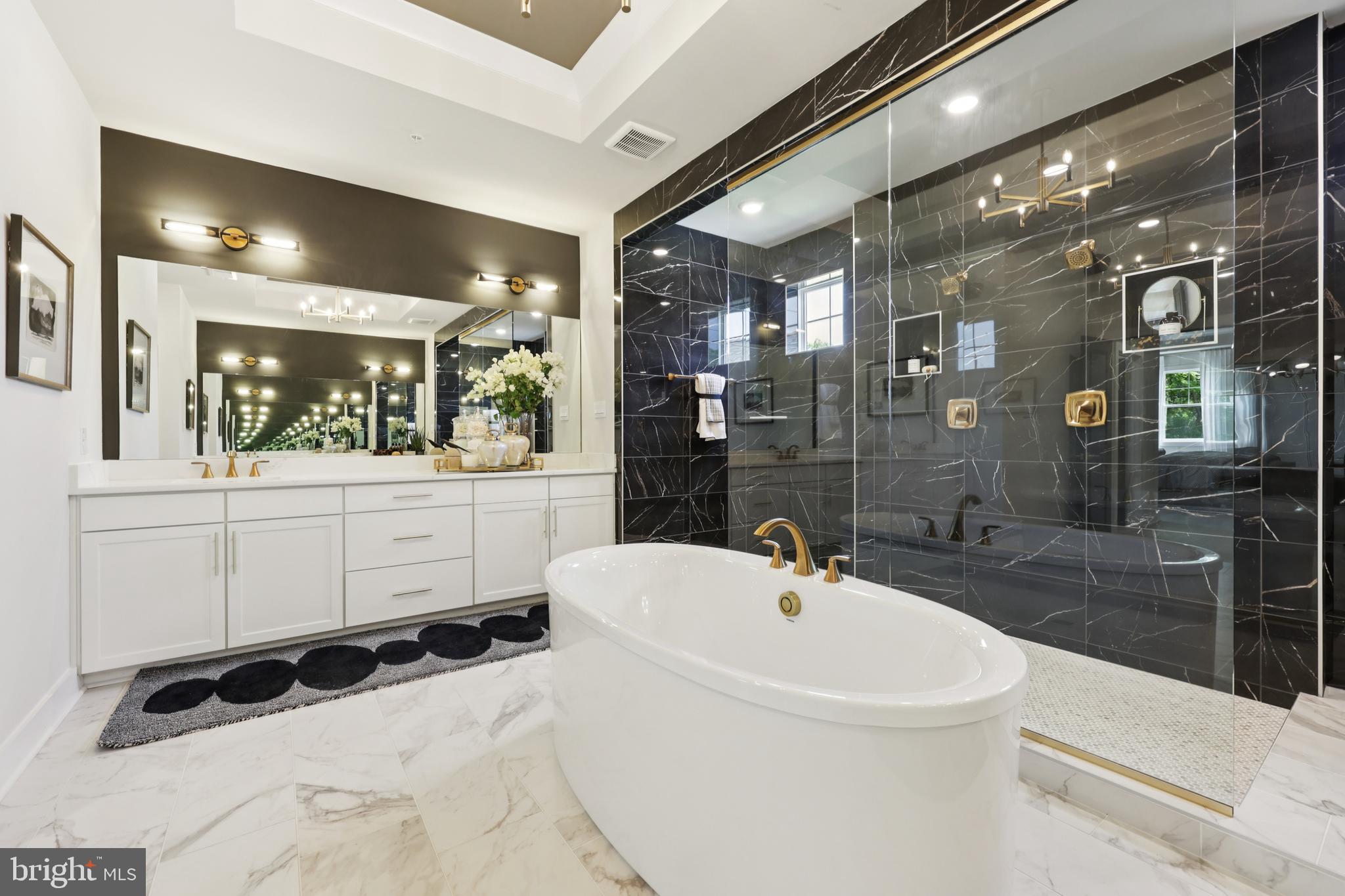 COLLINGWOOD CHASE - Residential