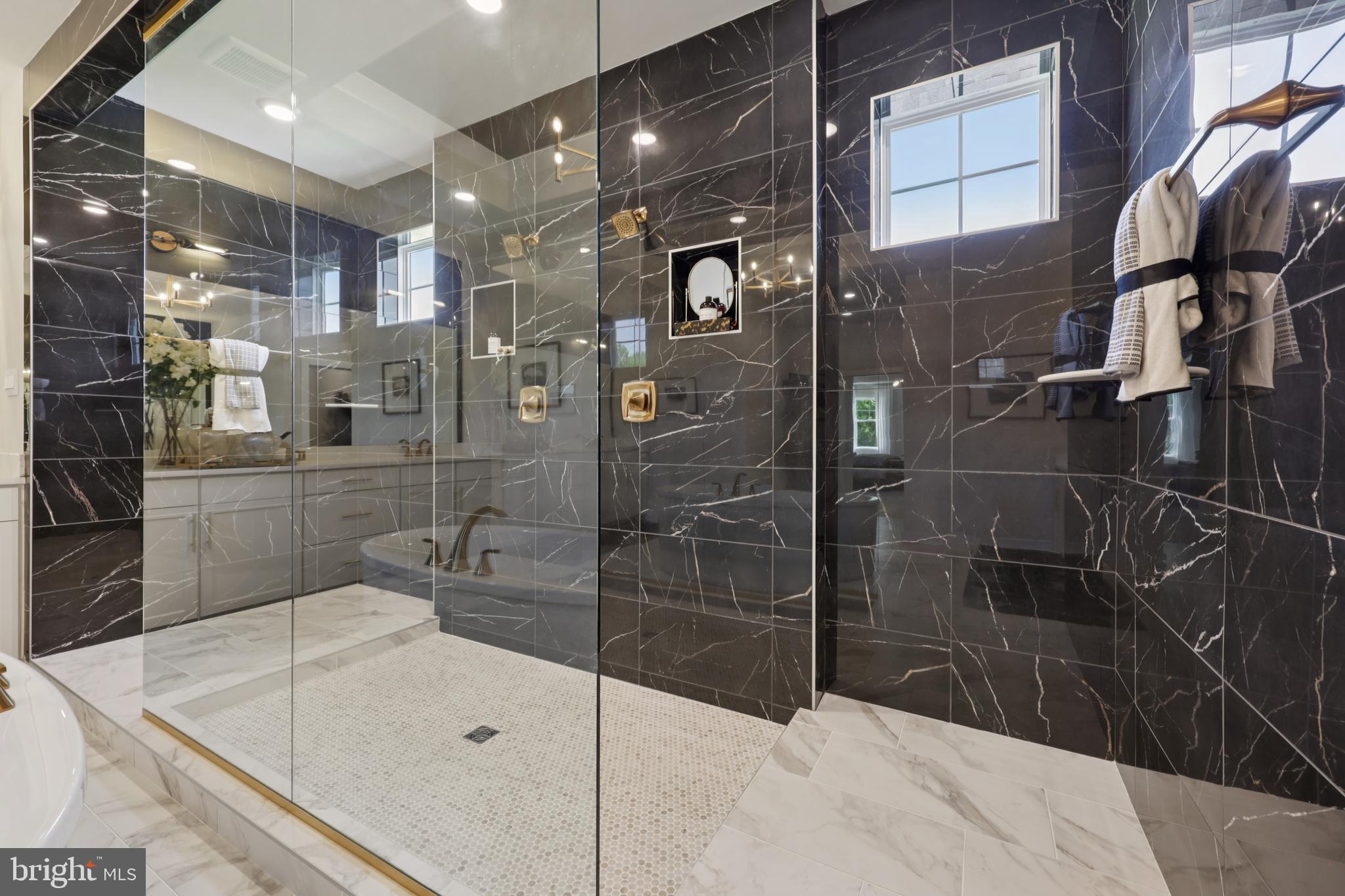 COLLINGWOOD CHASE - Residential