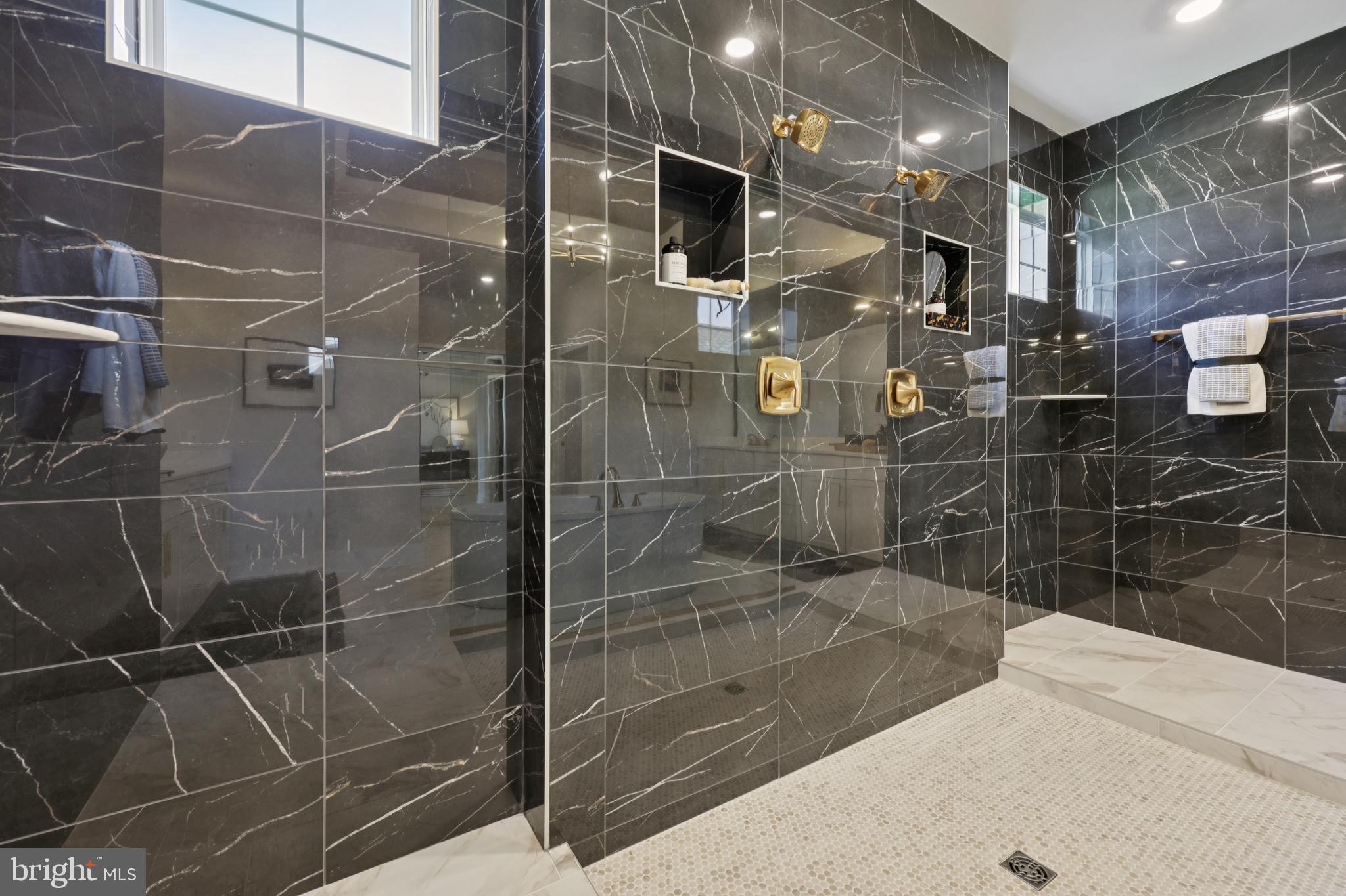 COLLINGWOOD CHASE - Residential