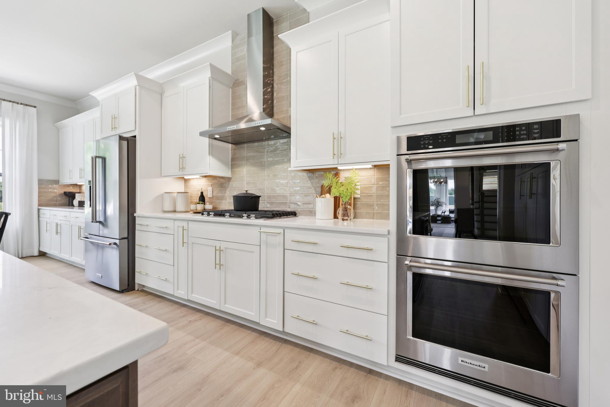 COLLINGWOOD CHASE - Residential