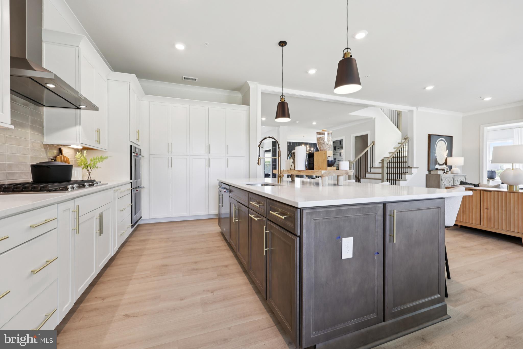 COLLINGWOOD CHASE - Residential