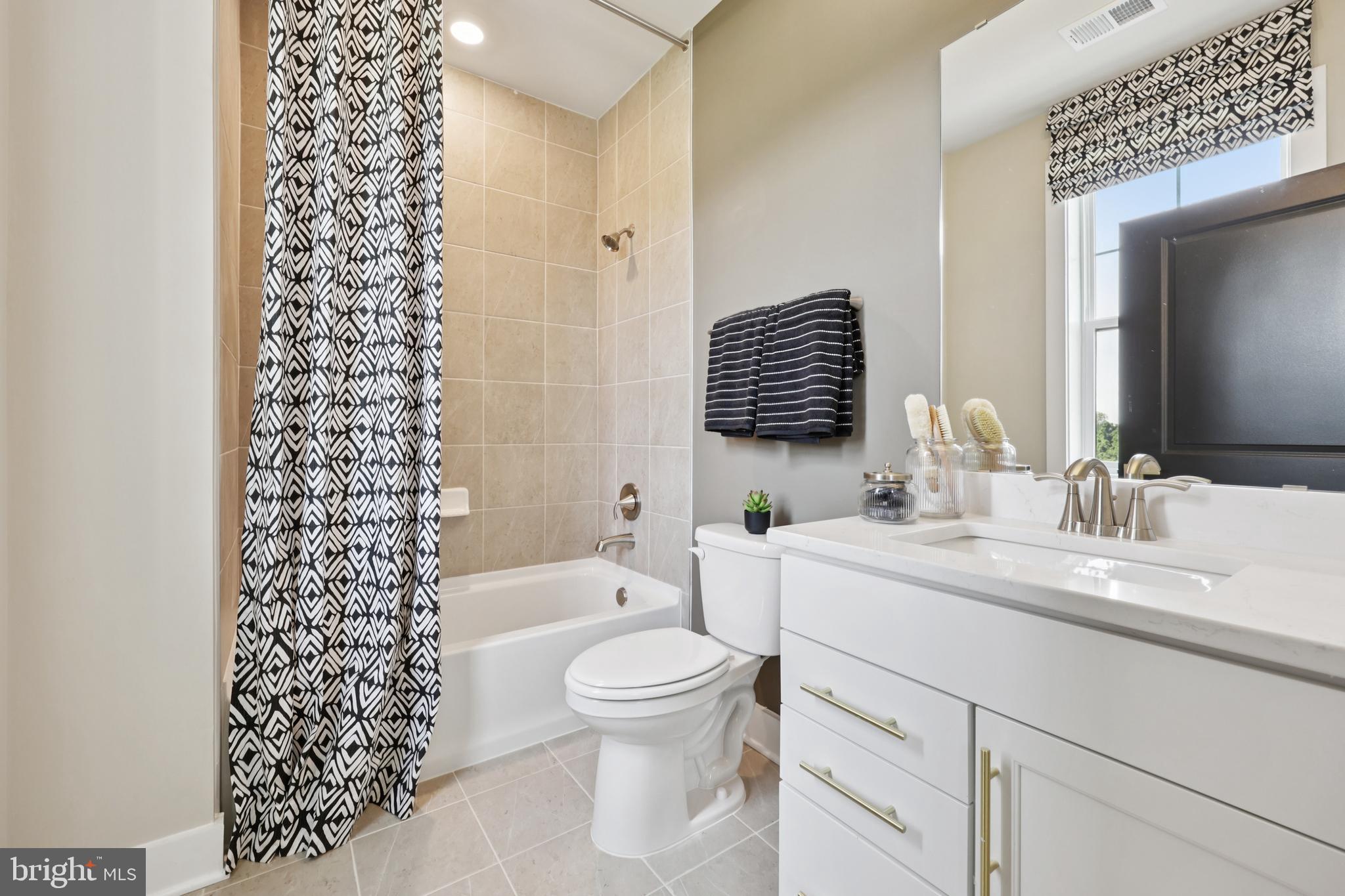 COLLINGWOOD CHASE - Residential