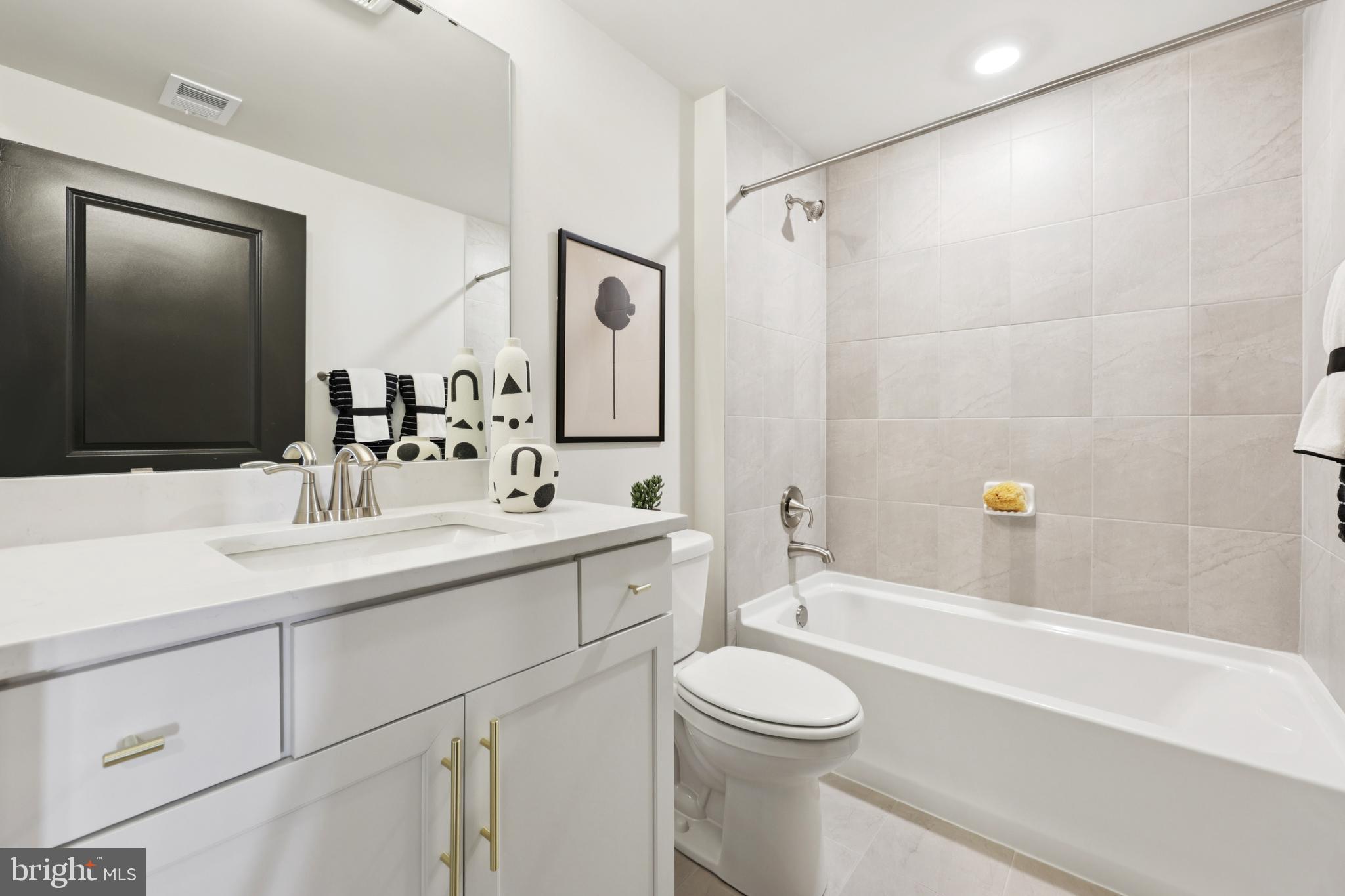 COLLINGWOOD CHASE - Residential