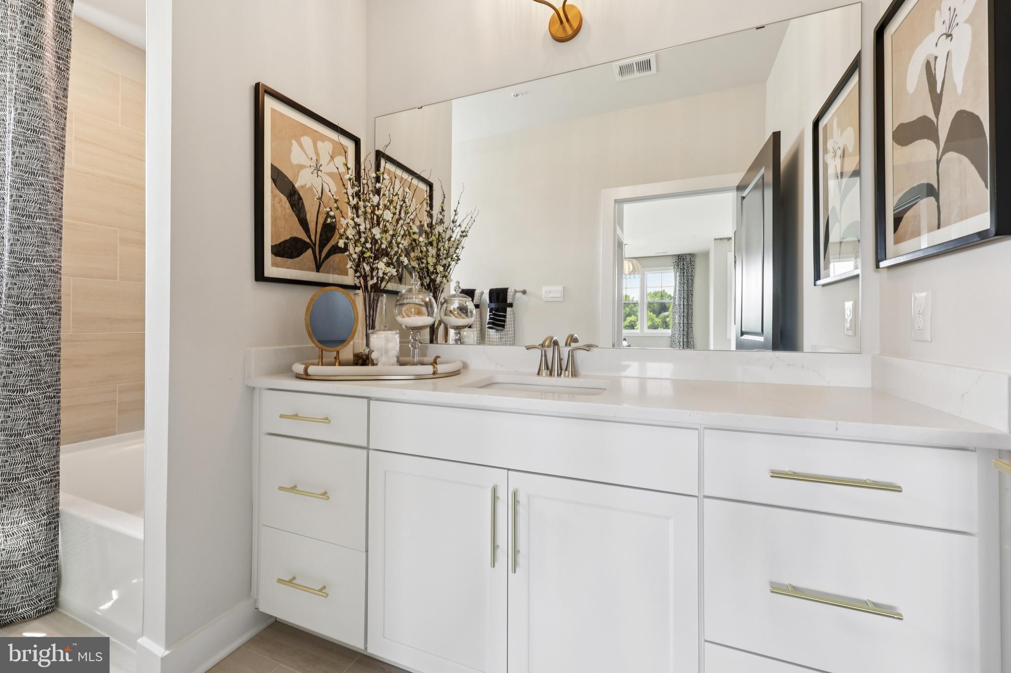 COLLINGWOOD CHASE - Residential