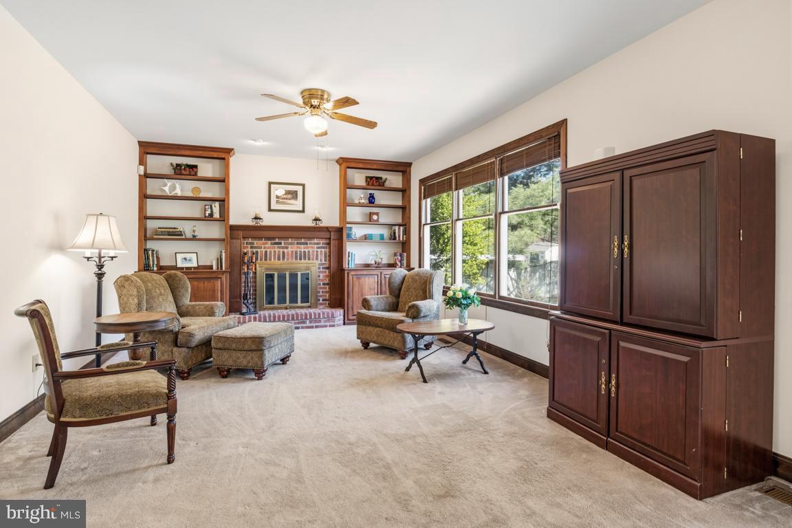 MALLARD POND - Residential