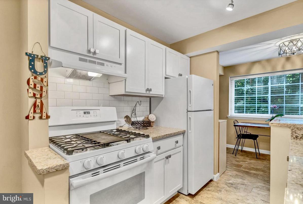 RIVER TERRACE - Residential Lease