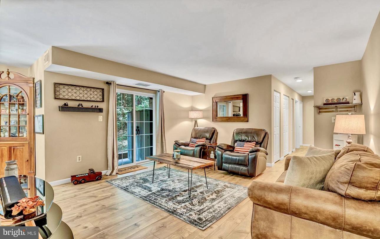 RIVER TERRACE - Residential Lease