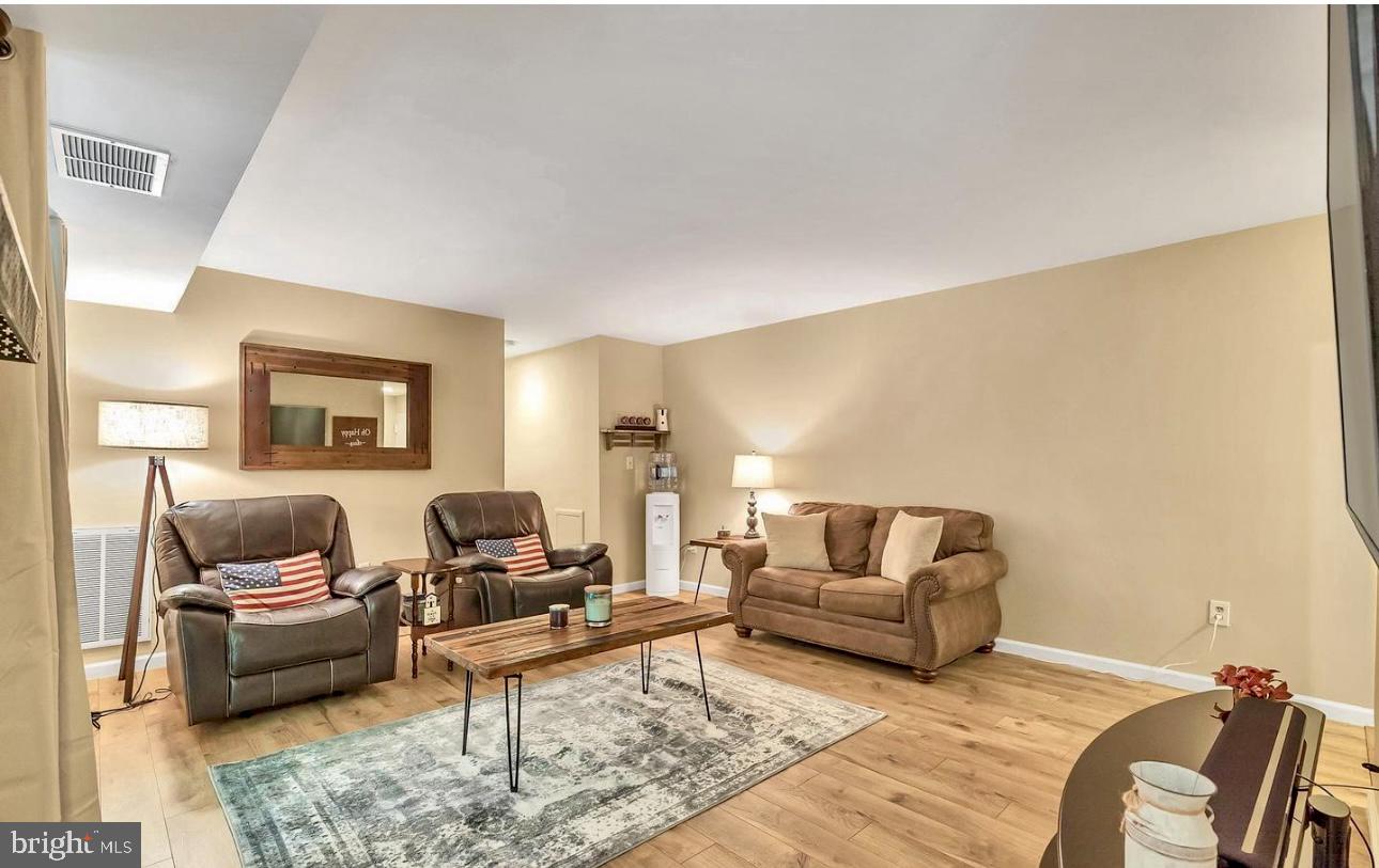 RIVER TERRACE - Residential Lease