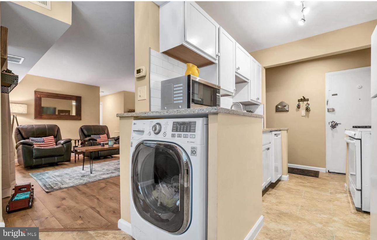 RIVER TERRACE - Residential Lease